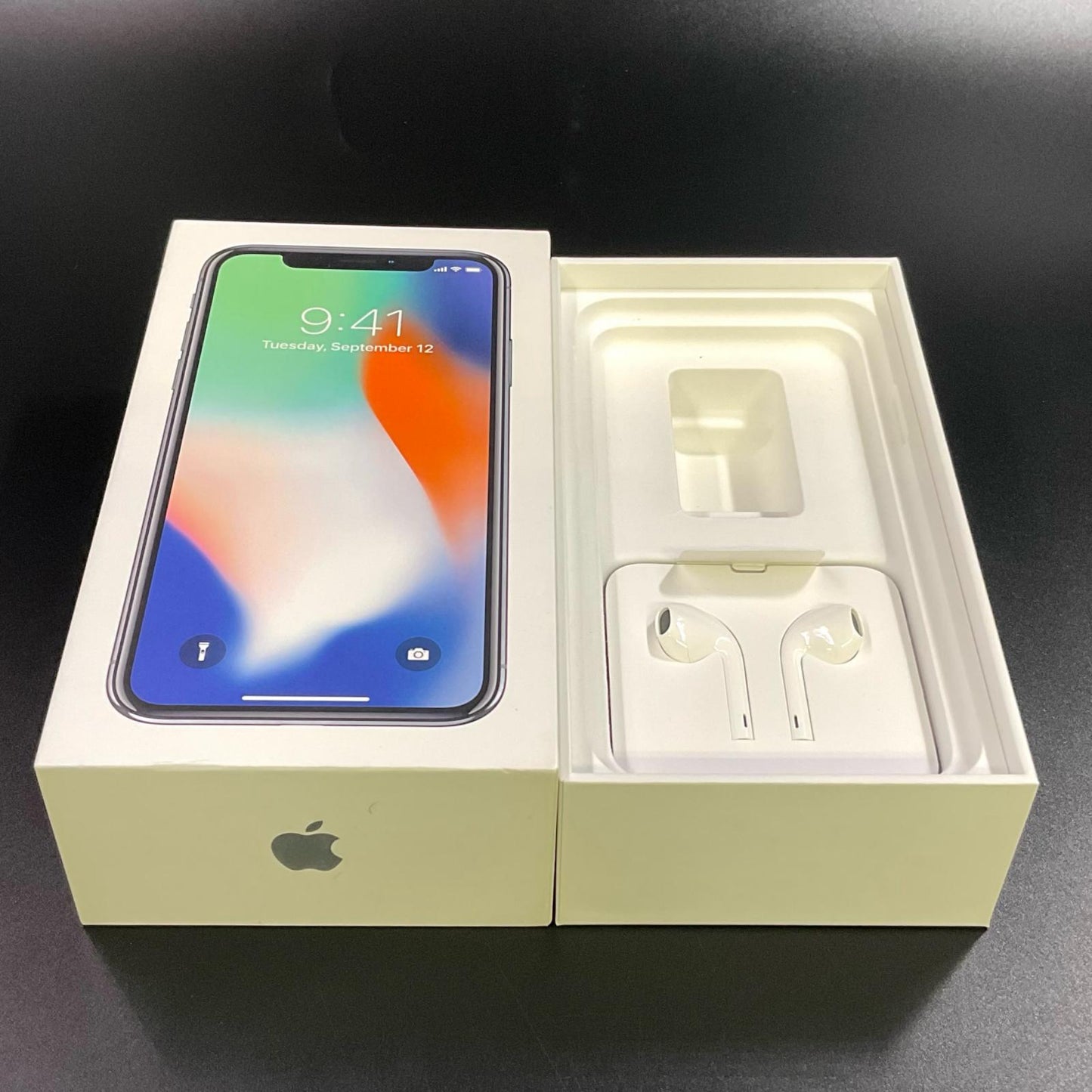 【全額返金保証】【最速発送】Apple iPhone iPhone XS 256GB ゴールド docomo SIMフリー 白ロム 動作確認済 75%