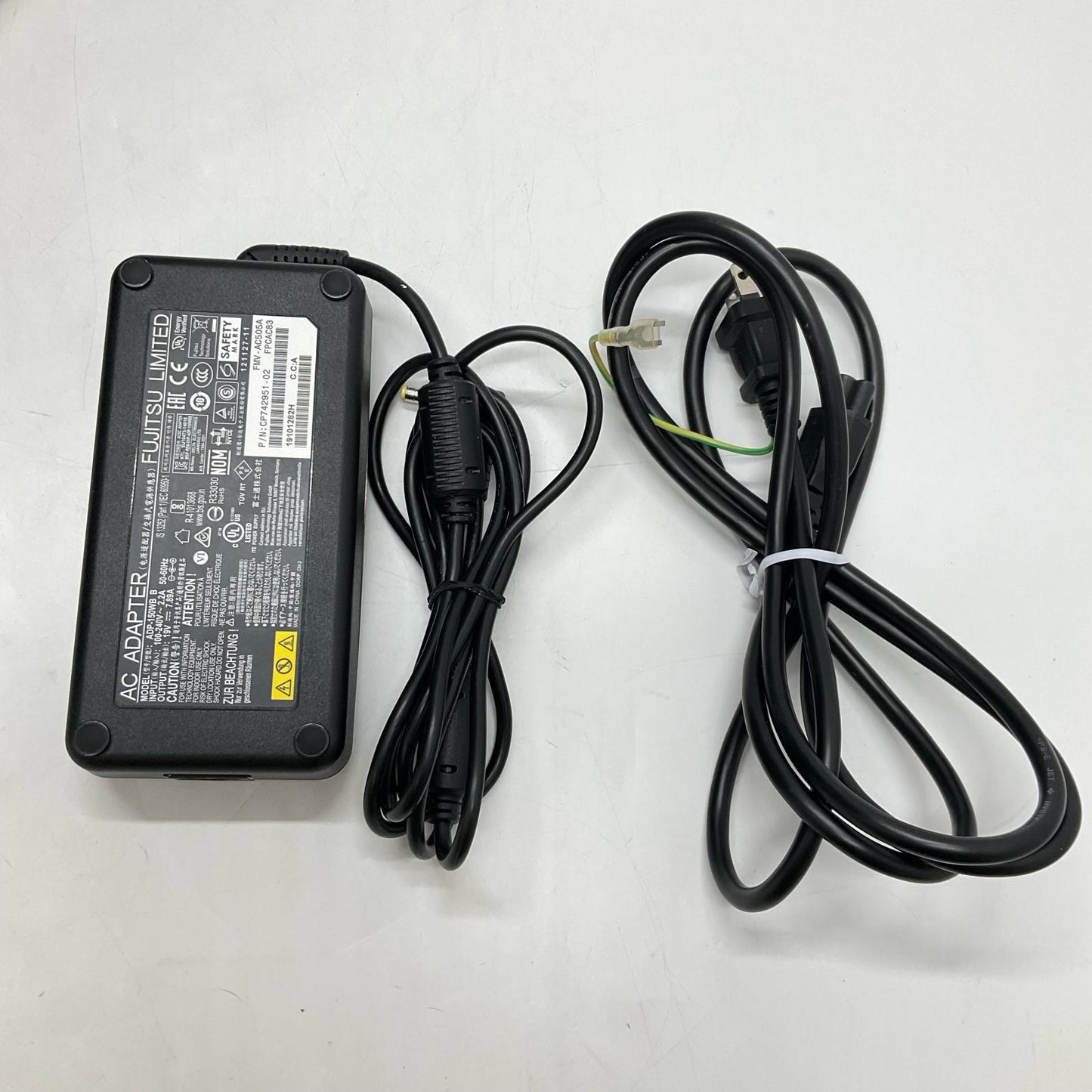 【最速発送】FUJITSU ESPRIMO FH-X/D2 FMVFXD28G intel core i7-9750H 16GB HDD 3TB【難有】