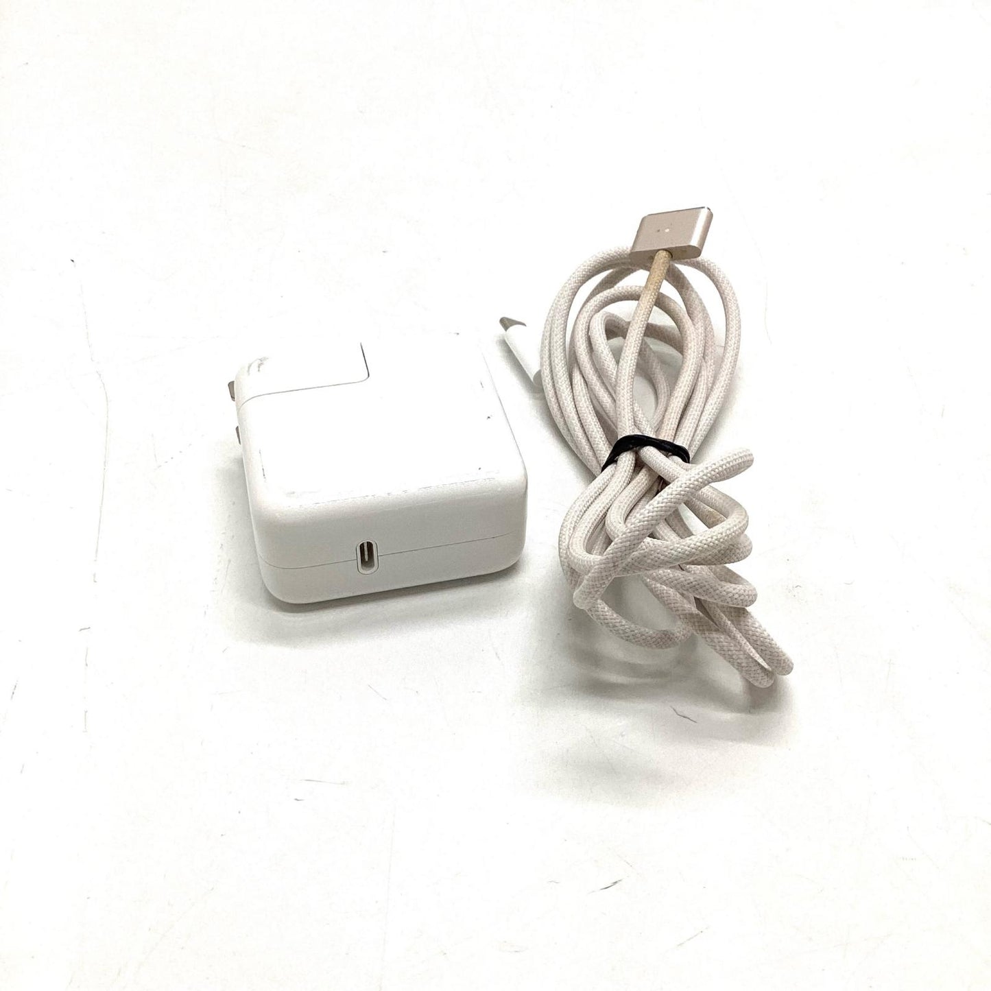 【全額返金保証】【最速発送】Apple MacBook Air 13インチ 2022 Apple M2 8GB 256GB スターライト 100% 美品 動作確認済
