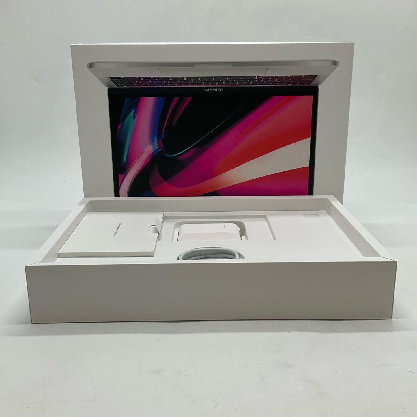 【全額返金保証】【最速発送】Apple MacBook Pro 13インチ 2022 Apple M2 8GB 256GB シルバー 100% 超美品 動作確認済