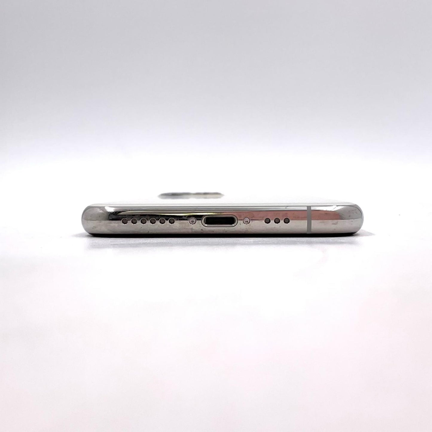 【全額返金保証】【最速発送】Apple iPhone iPhone 11 Pro 64GB シルバー docomo SIMフリー 白ロム 美品 動作確認済 90%