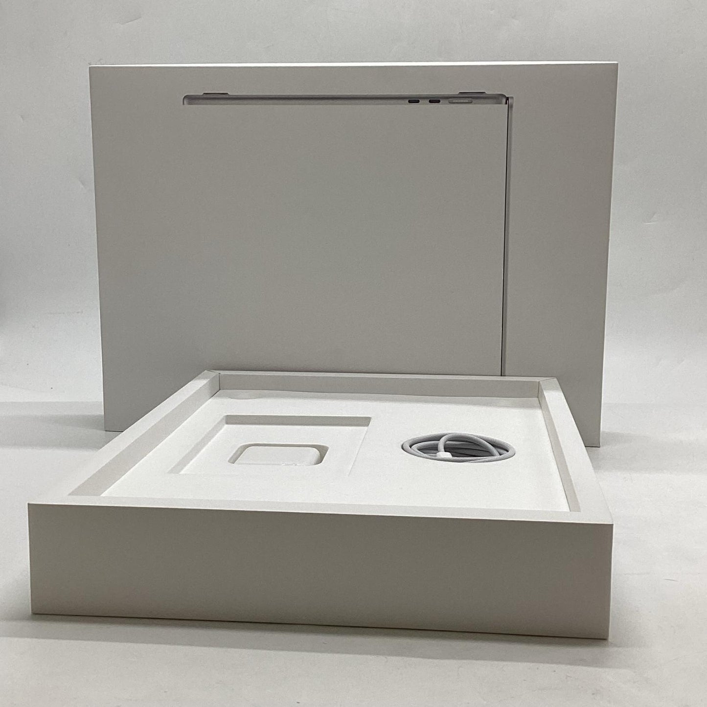【全額返金保証】【最速発送】Apple MacBook Air 15インチ 2023 Apple M2 8GB 512GB シルバー 100% 超美品 動作確認済