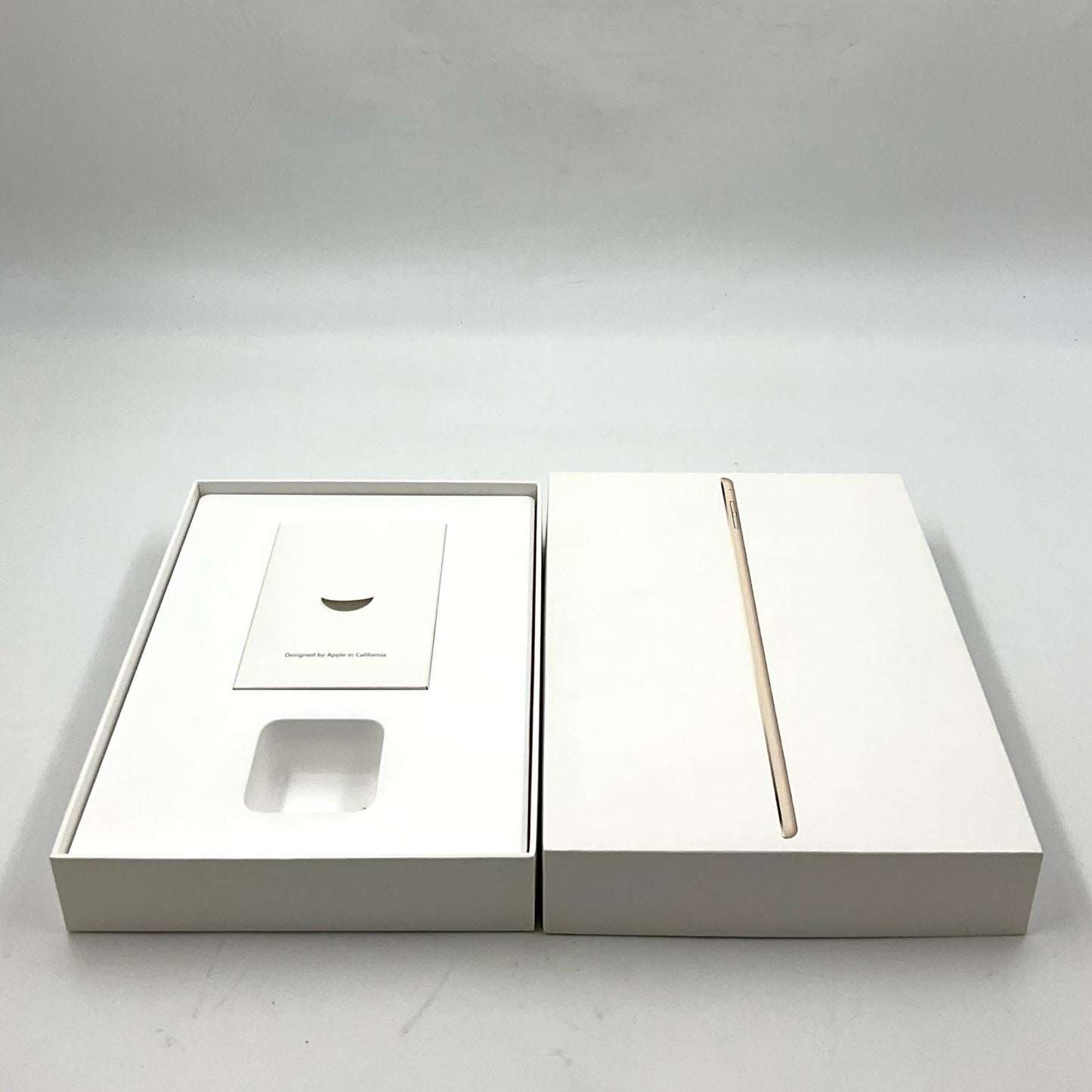 【全額返金保証】【最速発送】Apple iPad Air 9.7インチ 第2世代 128GB シルバー WiFi+Cellular docomo 白ロム 動作確認済