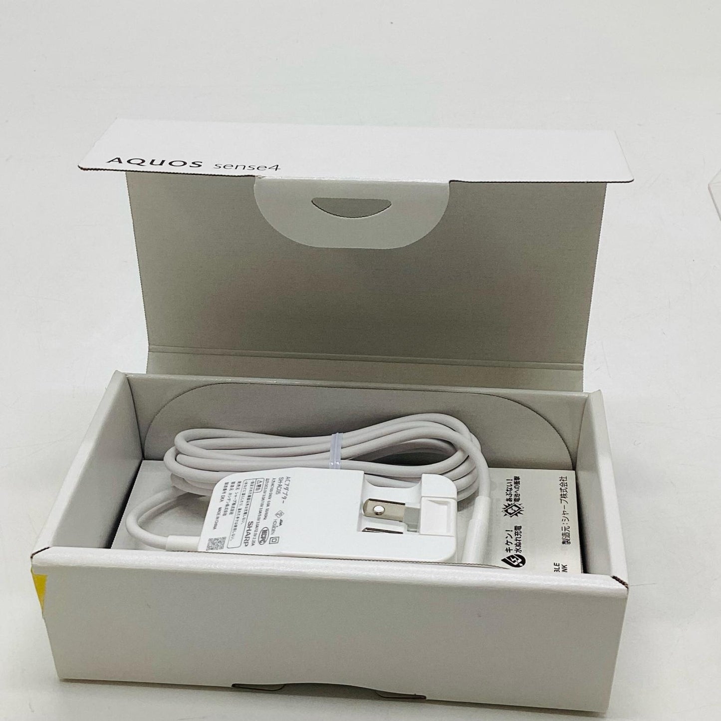 【全額返金保証】【最速発送】SHARP AQUOS sense4 64GB シルバー SIMフリー SH-M15 白ロム 美品 動作確認済