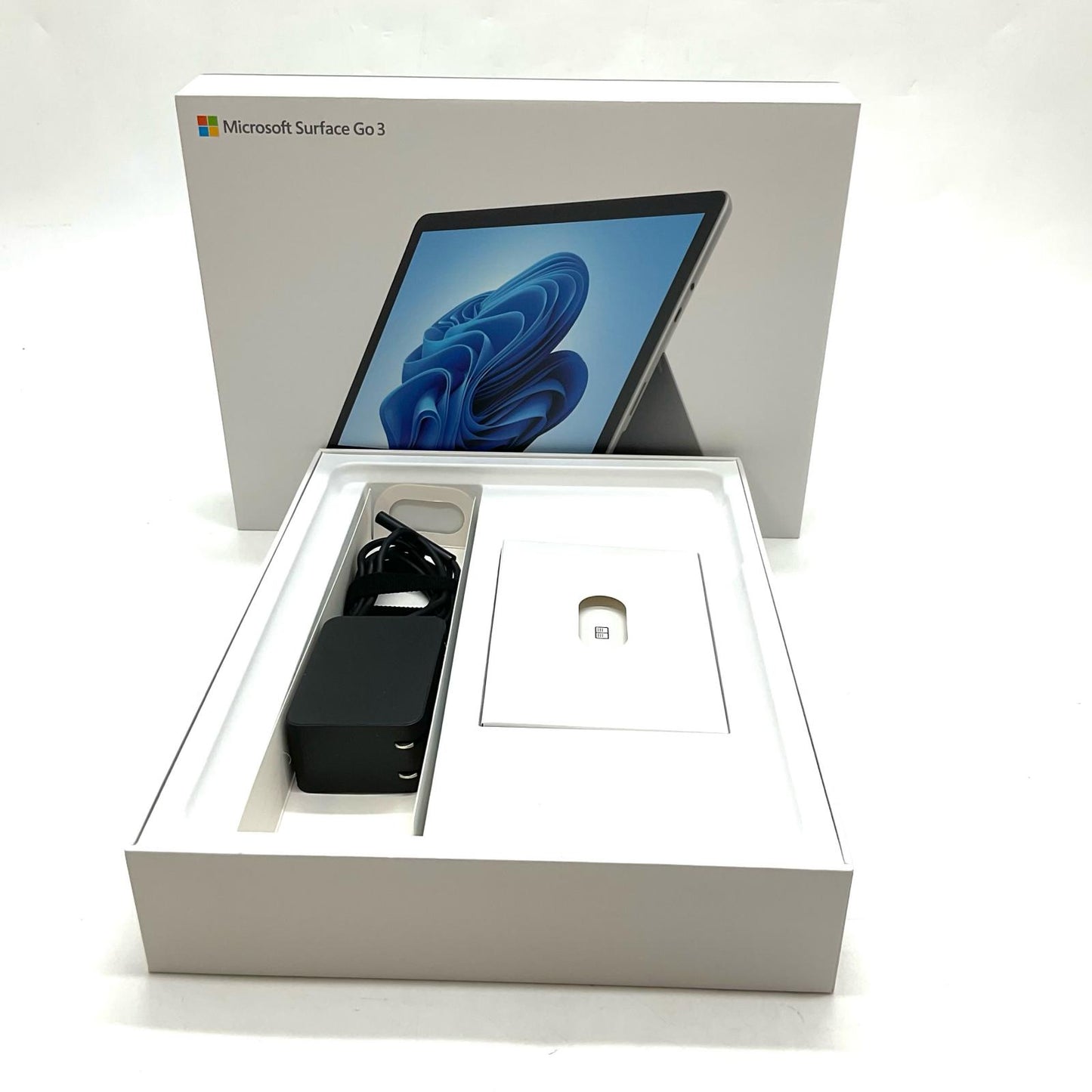 【全額返金保証】【最速発送】Microsoft Surface Go 3 8VA-00015 Pentium CPU Gold 6500Y 8GB M.2 SSD 128GB 88.3% 美品 動作確認済