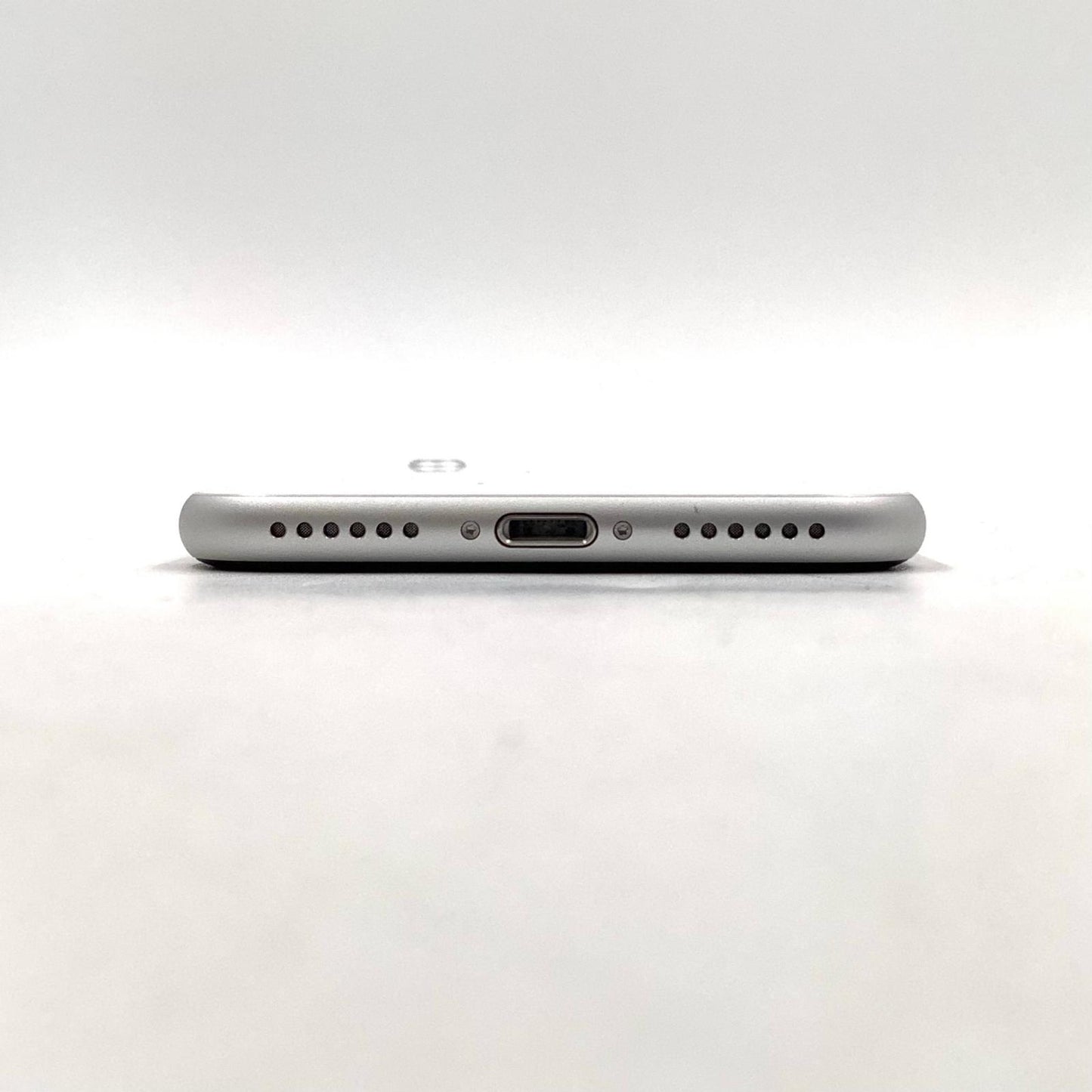 【全額返金保証】【最速発送】Apple iPhone iPhone SE(第2世代) 64GB ホワイト docomo 白ロム 美品 動作確認済 93%