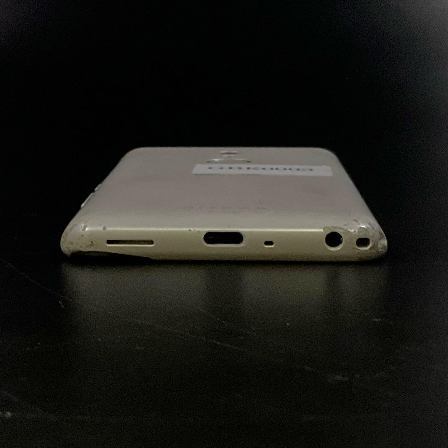 【最速発送】 arrows Be4 Plus 64GB ホワイト系 docomo F-41B 白ロム【難有】