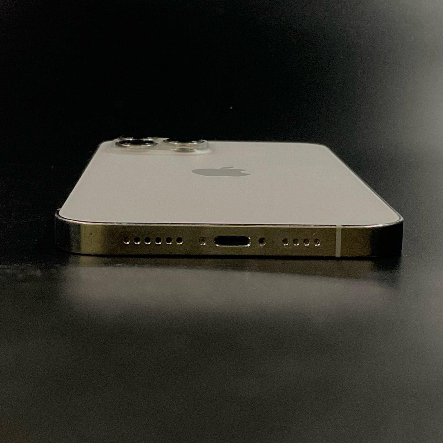 【全額返金保証】【最速発送】Apple iPhone iPhone 12 Pro Max 256GB Silver docomo 白ロム 動作確認済 84%