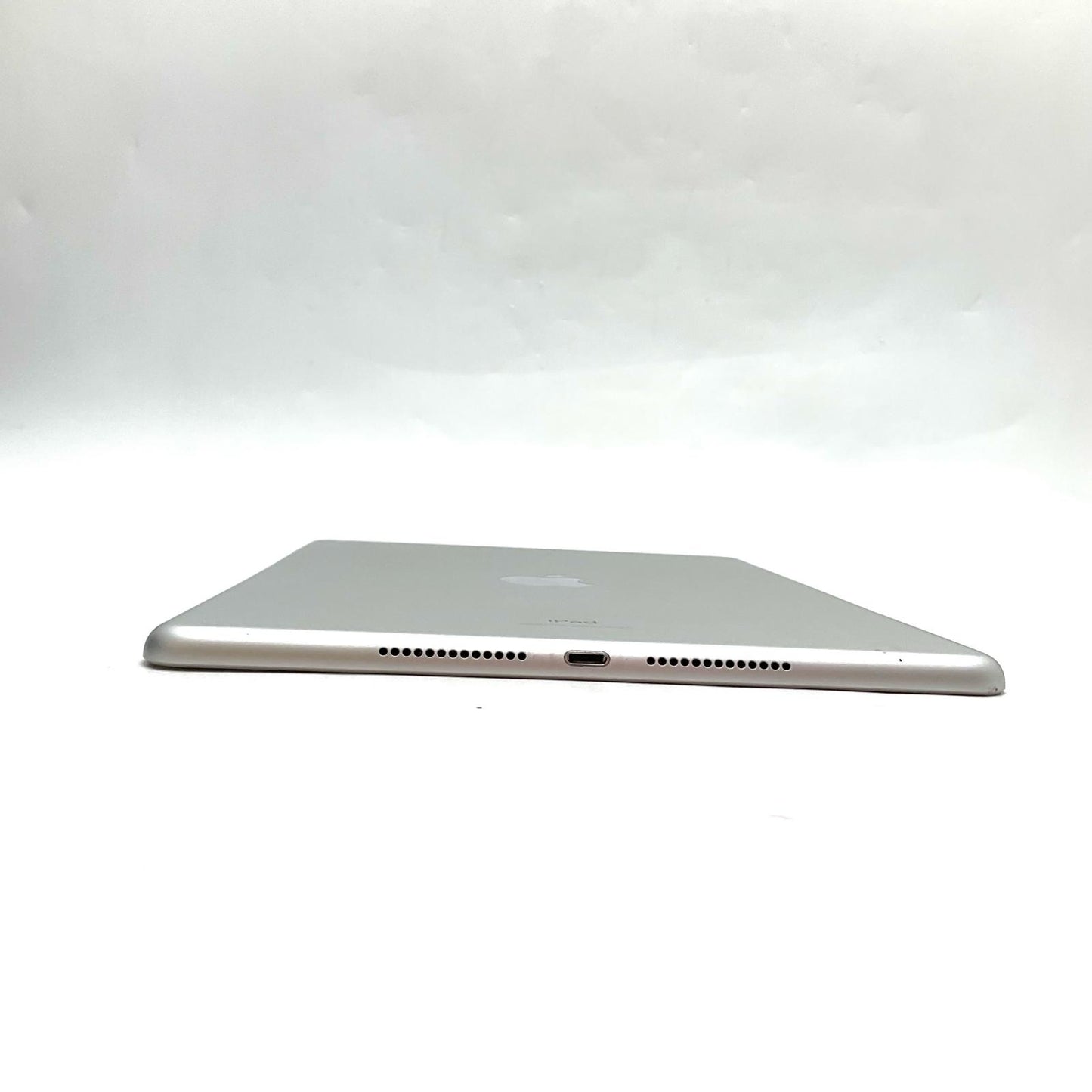 【最速発送】Apple iPad iPad 第7世代 Wi-Fi 32GB Silver【難有】