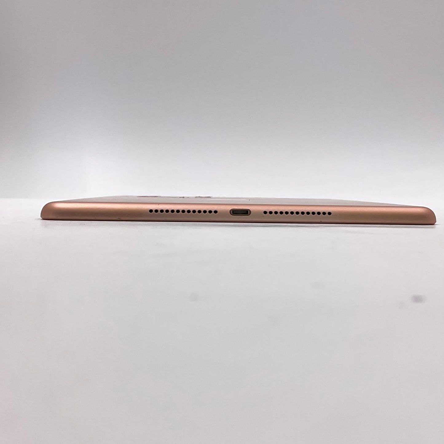 【最速発送】Apple iPad iPad 第6世代 Wi-Fi + Cellular 32GB Gold docomo 白ロム【難有】