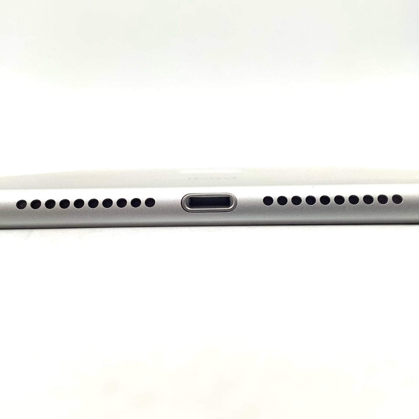 【最速発送】Apple iPad iPad mini 5 Wi-Fi 64GB Silver【難有】