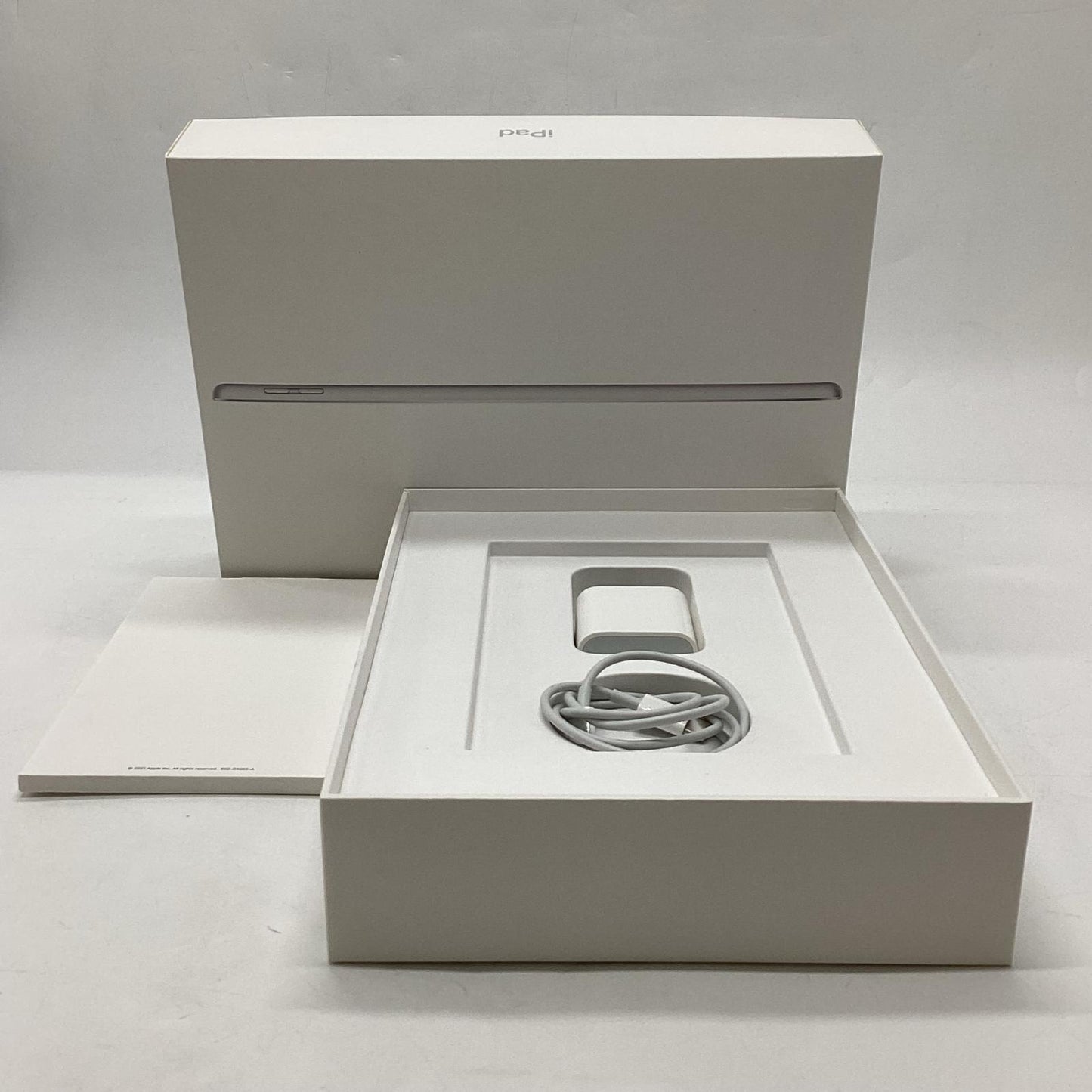 【全額返金保証】【最速発送】Apple iPad iPad 10.2インチ 第9世代 64GB シルバー Wi-Fi 動作確認済