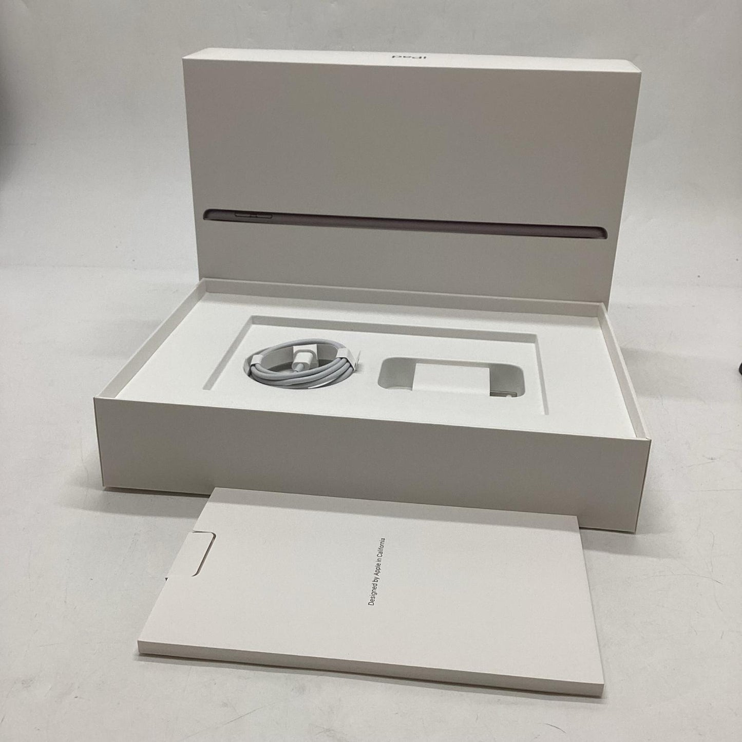 【全額返金保証】【最速発送】Apple iPad iPad 10.2インチ 第9世代 64GB スペースグレイ WiFi+Cellular au SIMフリー 超美品 動作確認済