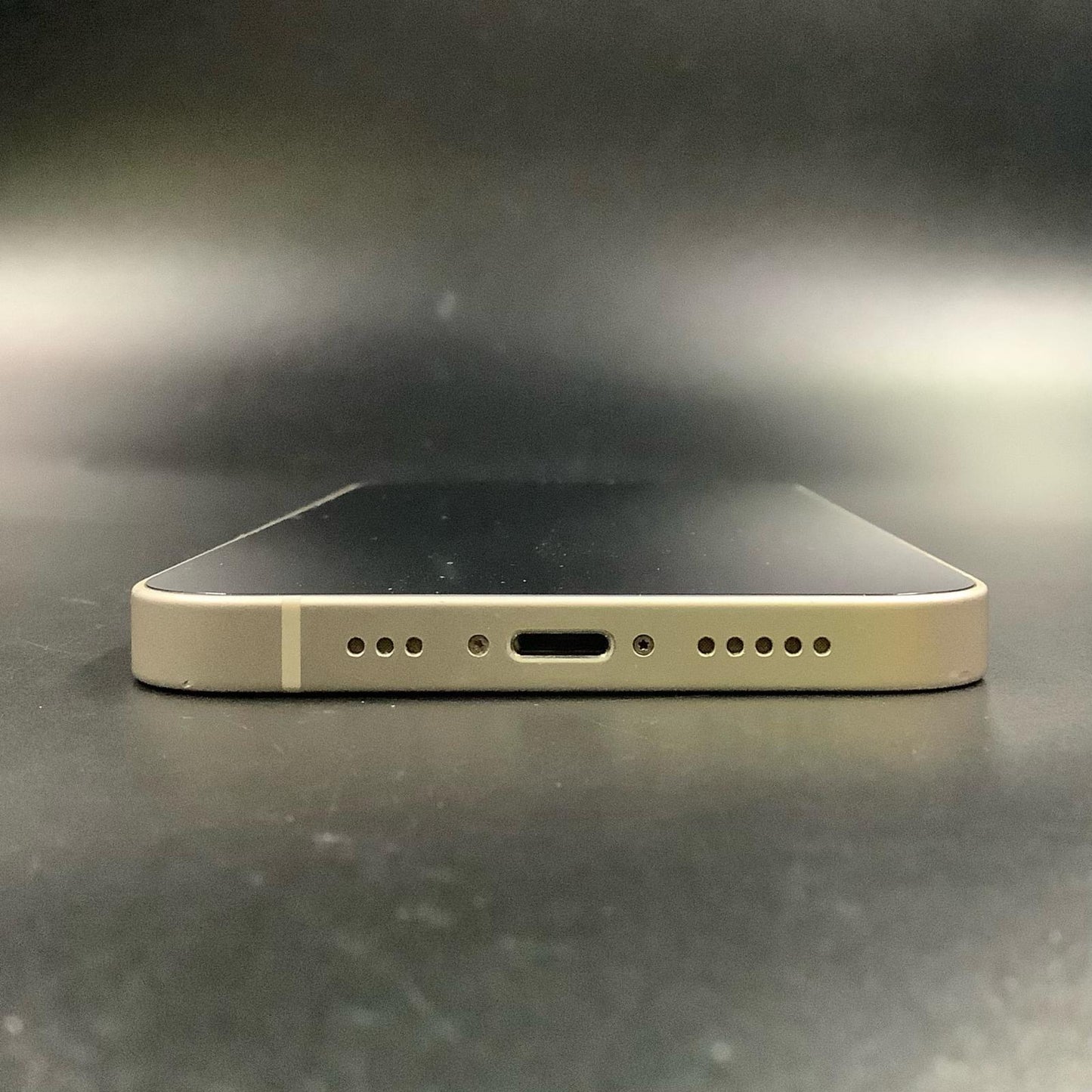 【全額返金保証】【最速発送】Apple iPhone iPhone 13 128GB スターライト au 白ロム 動作確認済 76%