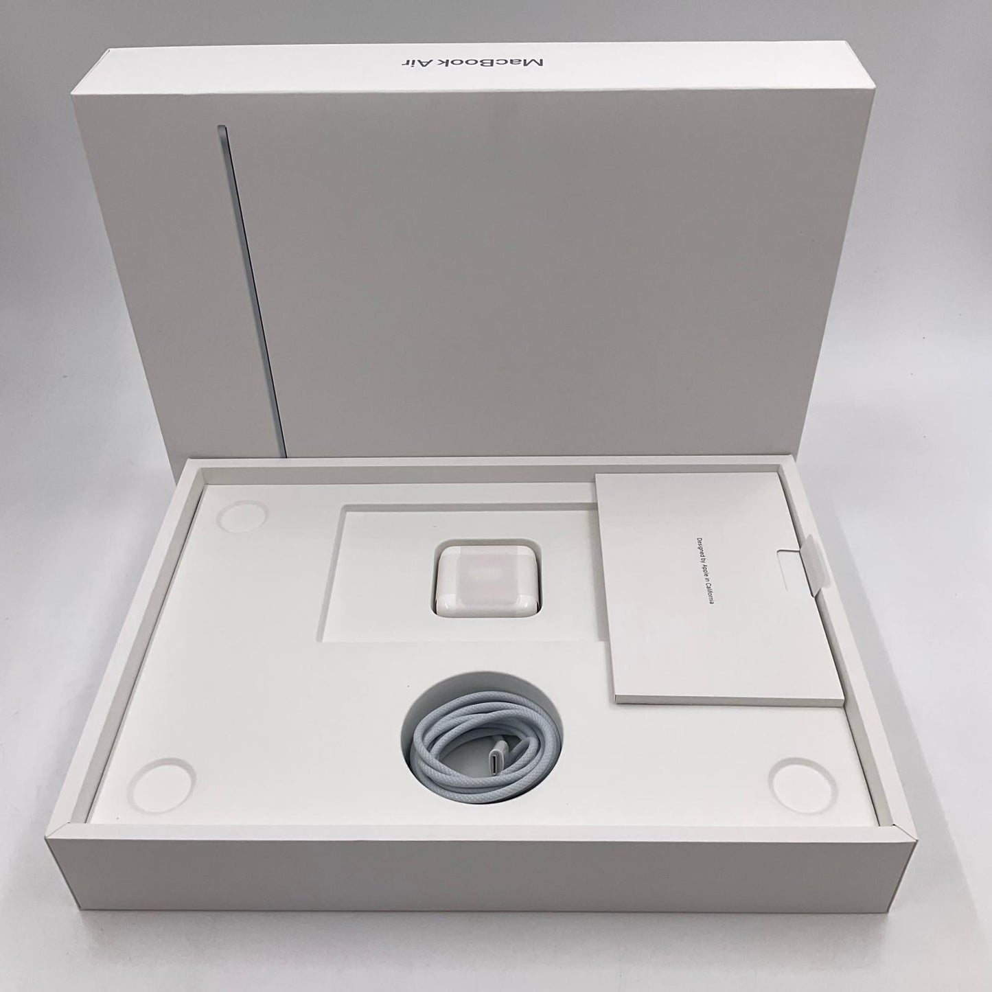 【全額返金保証】【最速発送】Apple MacBook Air 13.6インチ 2025 M4 10コア 16GB 512GB シルバー 100% 超美品 動作確認済