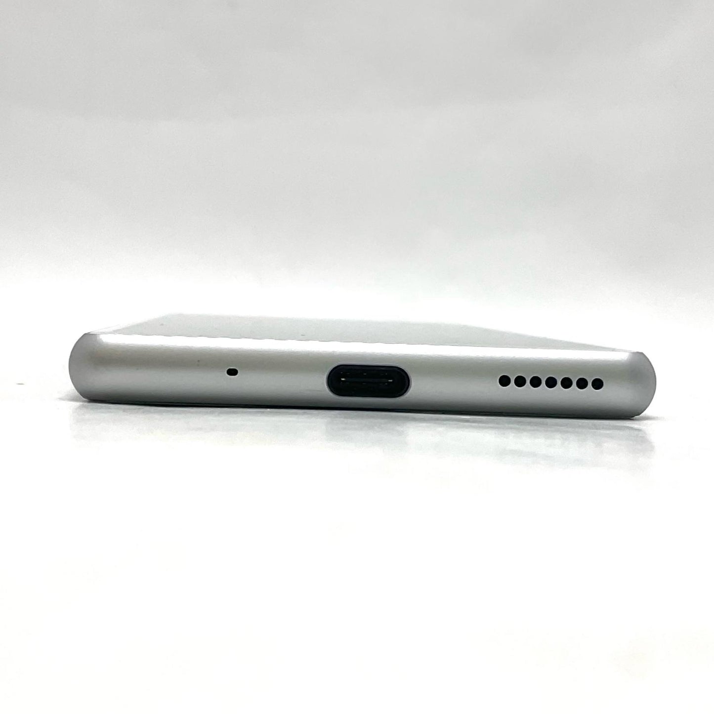 【全額返金保証】【最速発送】 Xperia 8 64GB ホワイト系 au SIMフリー SOV42 白ロム 動作確認済