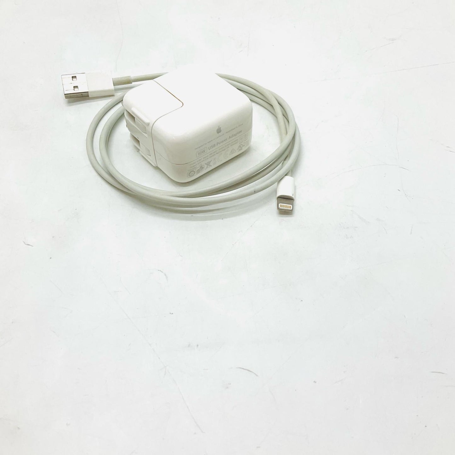 【全額返金保証】【最速発送】Apple iPad iPad 9.7インチ 第5世代 32GB ゴールド Wi-Fi 美品 動作確認済