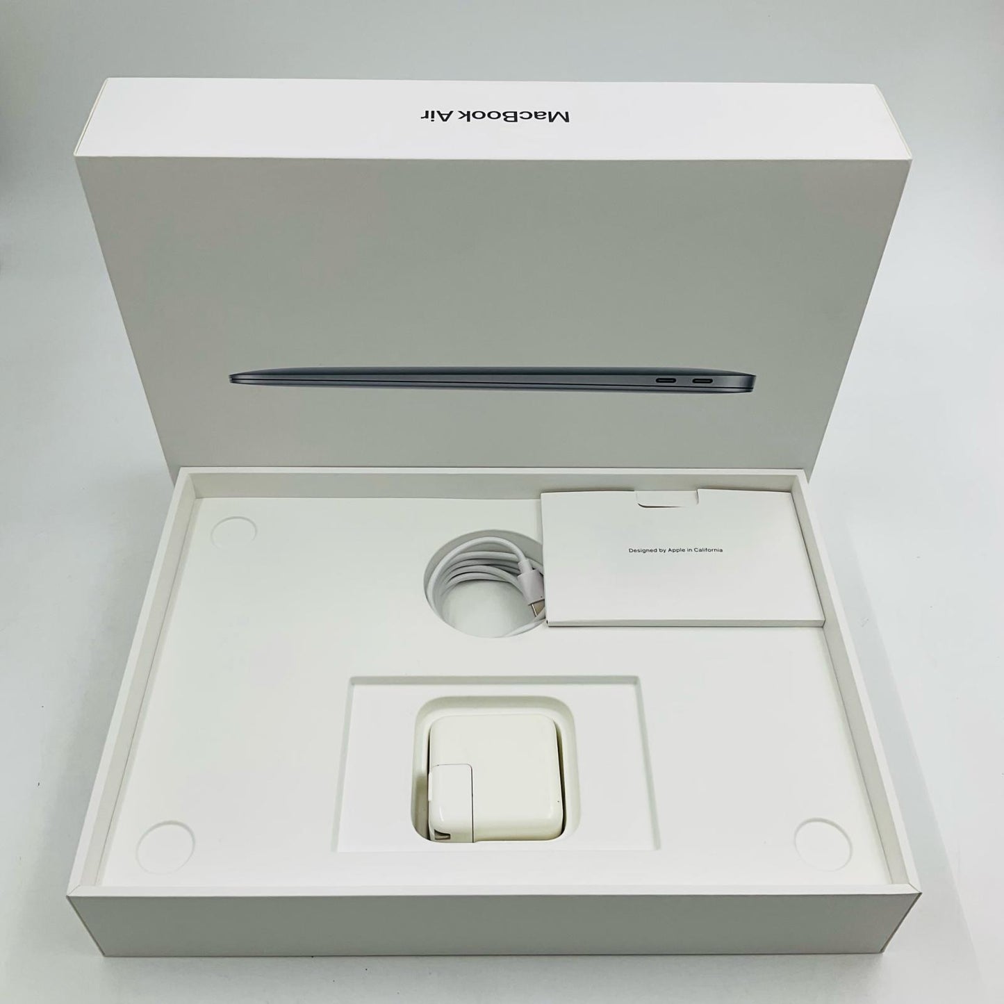 【最速発送】Apple MacBook Air 13インチ 2020 Intel core i3 1.1GHz 8GB 256GB スペースグレイ 74%【難有】