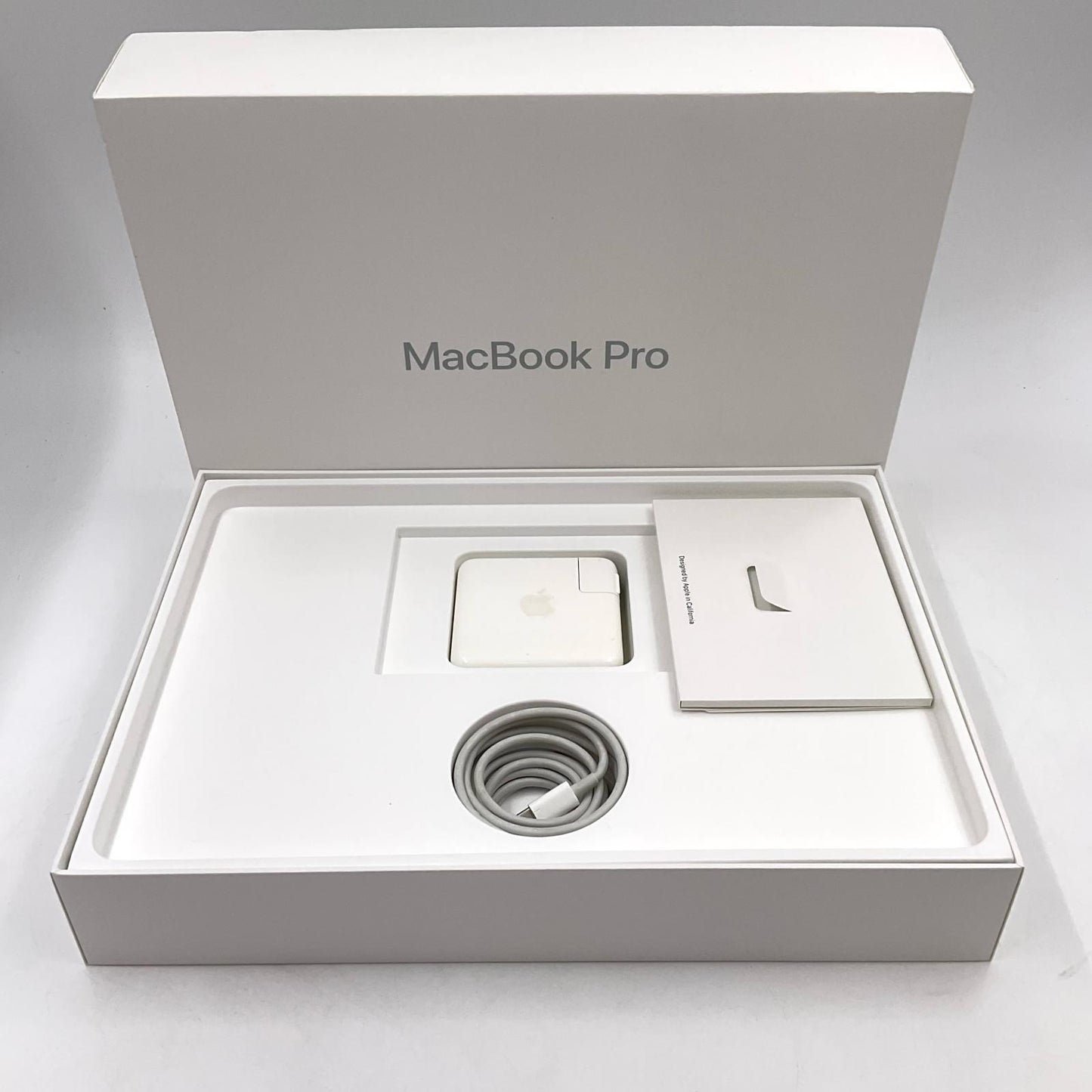 【最速発送】Apple MacBook Pro Two Thunderbolt 3 ports 13.3インチ 2017 2.3 GHz Intel i5 16GB 256GB シルバー【難有】