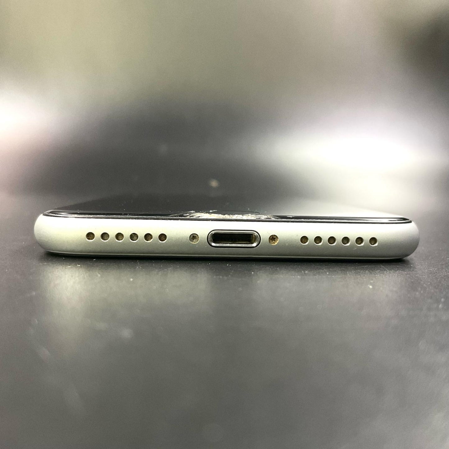 【最速発送】Apple iPhone iPhone SE(第2世代) 256GB ホワイト au 白ロム【難有】 76%