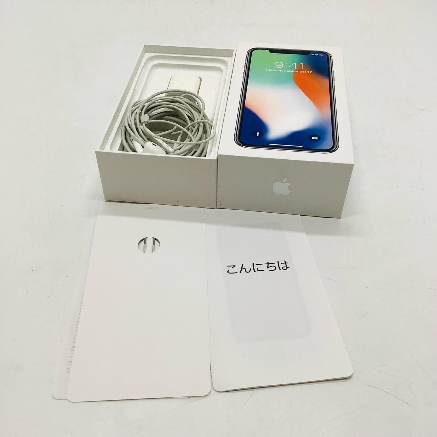【全額返金保証】【最速発送】Apple iPhone iPhone X 256GB シルバー docomo 白ロム 動作確認済 70%