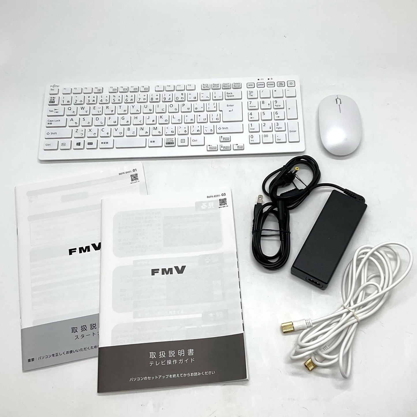 【全額返金保証】【最速発送】FUJITSU ESPRIMO FMVFH01003 i7-1165G7 8GB M.2 SSD 256GB HDD 1TB 超美品 動作確認済