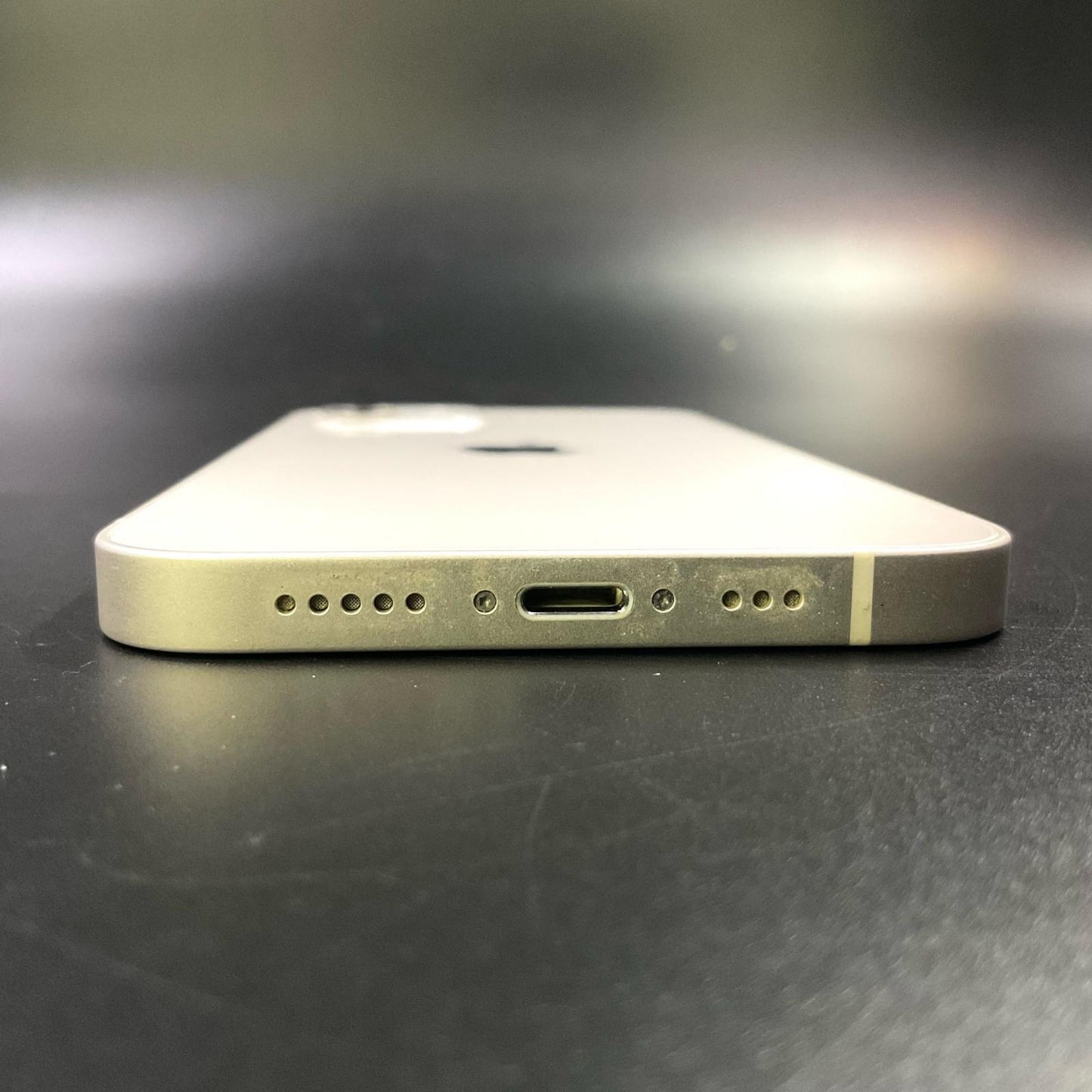 【全額返金保証】【最速発送】Apple iPhone iPhone 12 64GB ホワイト docomo 白ロム 動作確認済 76%