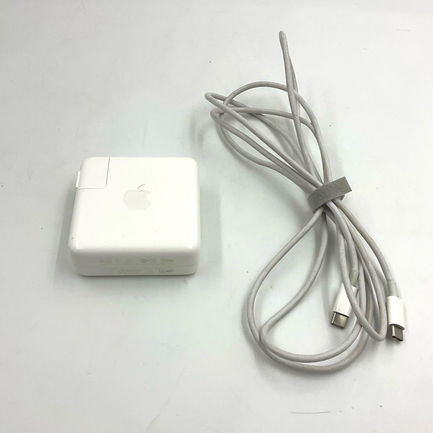 【最速発送】Apple MacBook Pro 13インチ 2019 1.4 GHz クアッドコア Intel Core i5 8GB 256GB シルバー【難有】