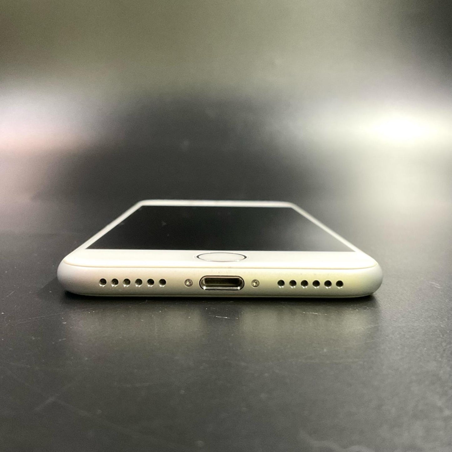 【全額返金保証】【最速発送】Apple iPhone iPhone 7 32GB シルバー docomo SIMフリー 白ロム 美品 動作確認済 84%