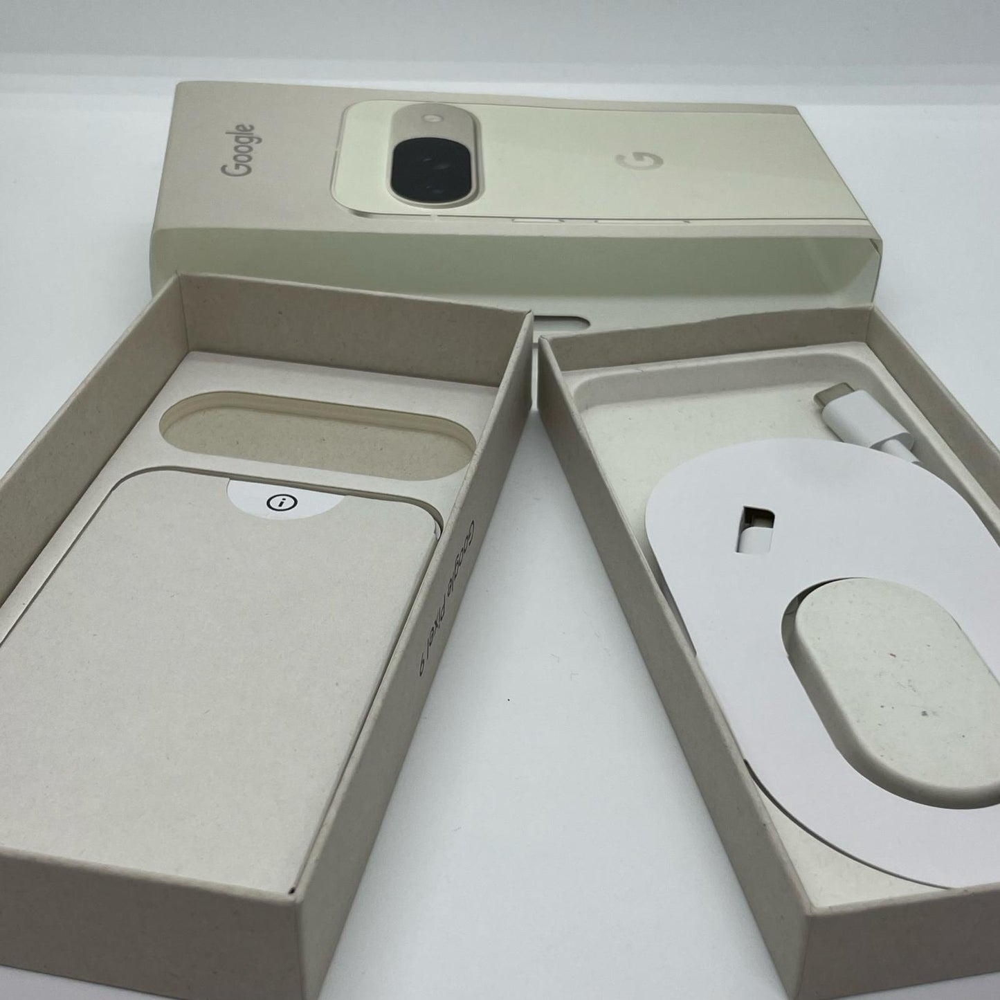 【全額返金保証】【最速発送】Google Pixel 9 128GB Porcelain au SIMフリー G1B60 動作確認済