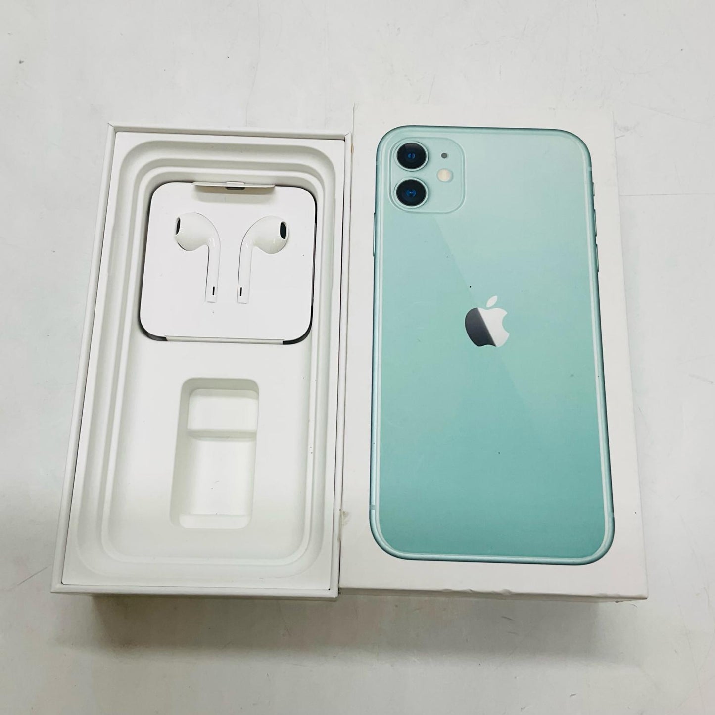 【全額返金保証】【最速発送】Apple iPhone iPhone 11 128GB グリーン Softbank 白ロム 動作確認済 84%