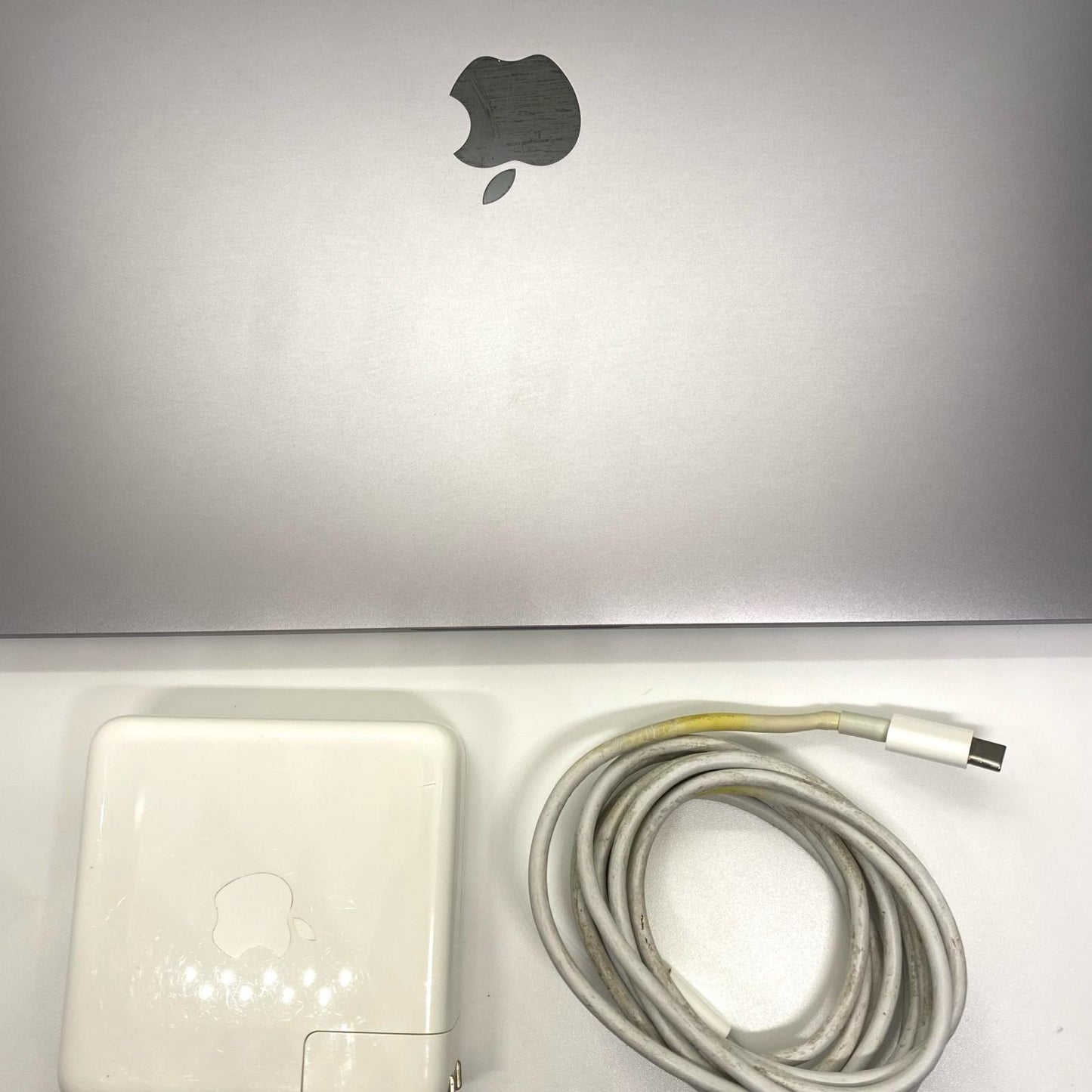 【最速発送】Apple MacBook Pro 16インチ 2019 2.3GHz 8コア Intel Core i9 16GB 1TB シルバー【難有】