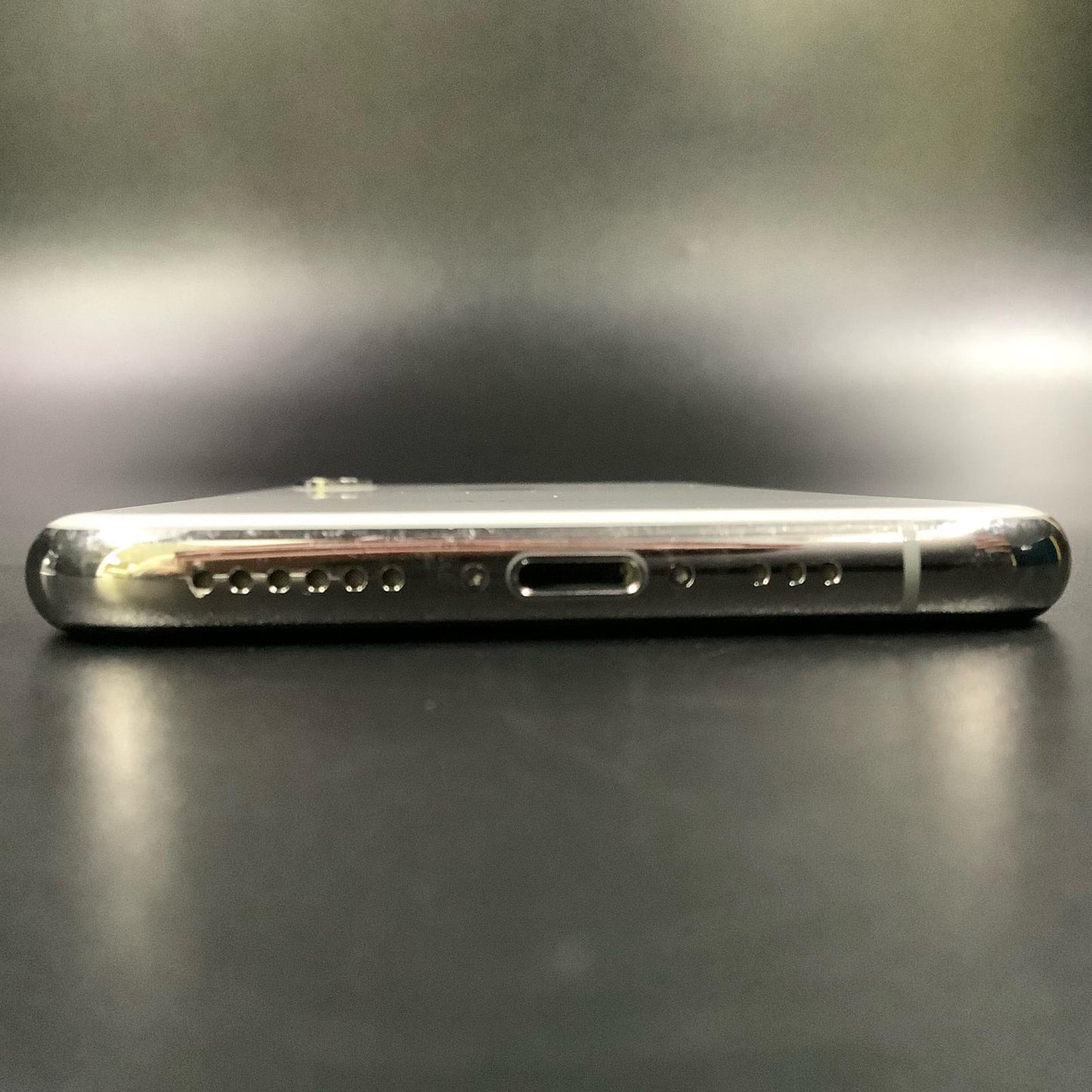 【最速発送】Apple iPhone iPhone XS 64GB シルバー au 白ロム【難有】 73%