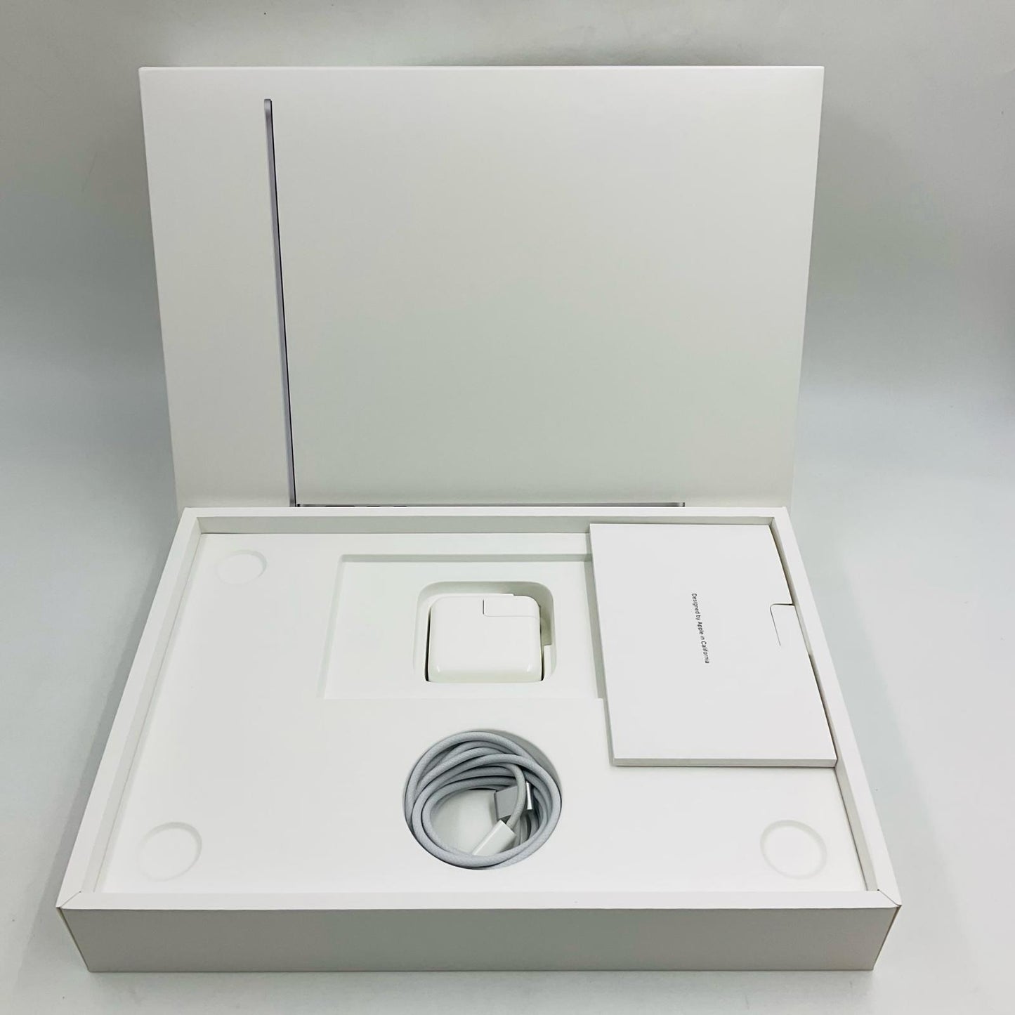 【全額返金保証】【最速発送】Apple MacBook Air 13インチ 2022 Apple M2 8GB 256GB シルバー 87% 美品 動作確認済