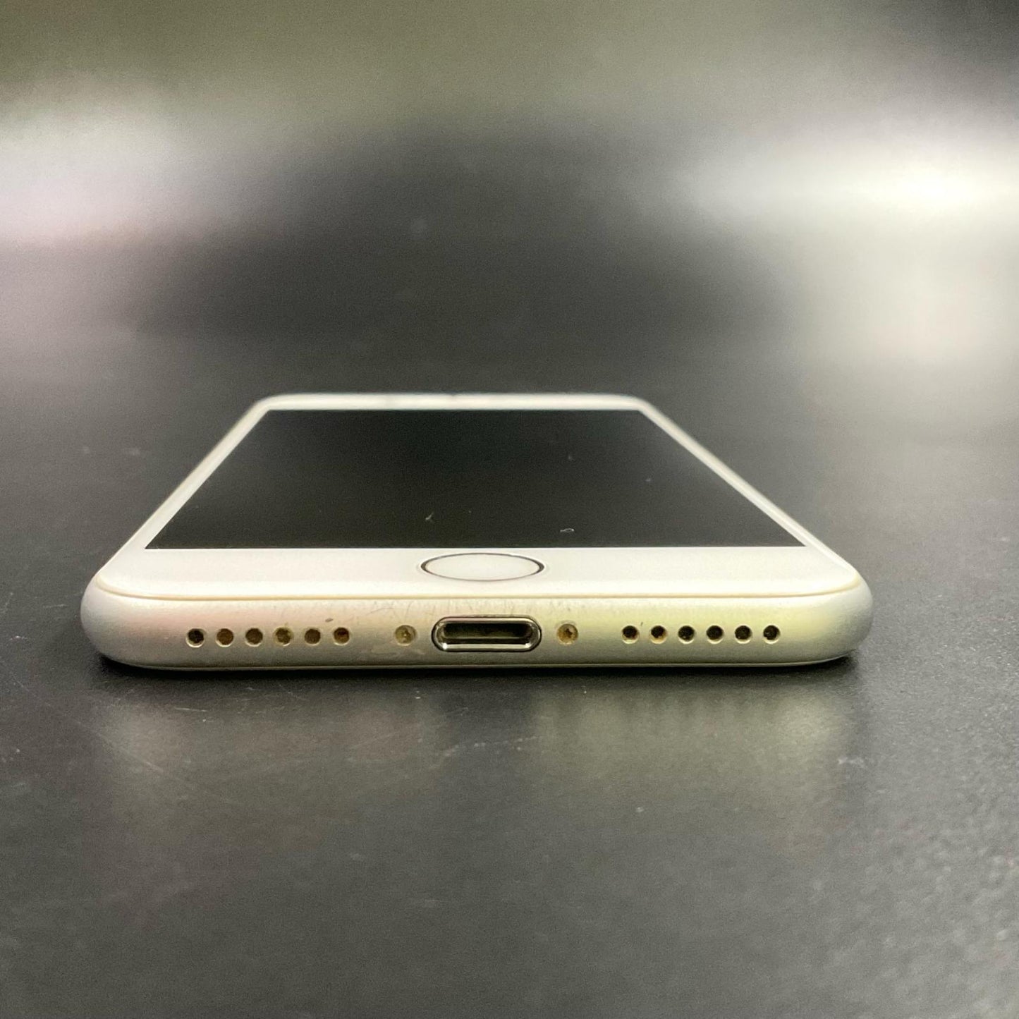 【全額返金保証】【最速発送】Apple iPhone iPhone 7 32GB シルバー docomo 白ロム 動作確認済 71%