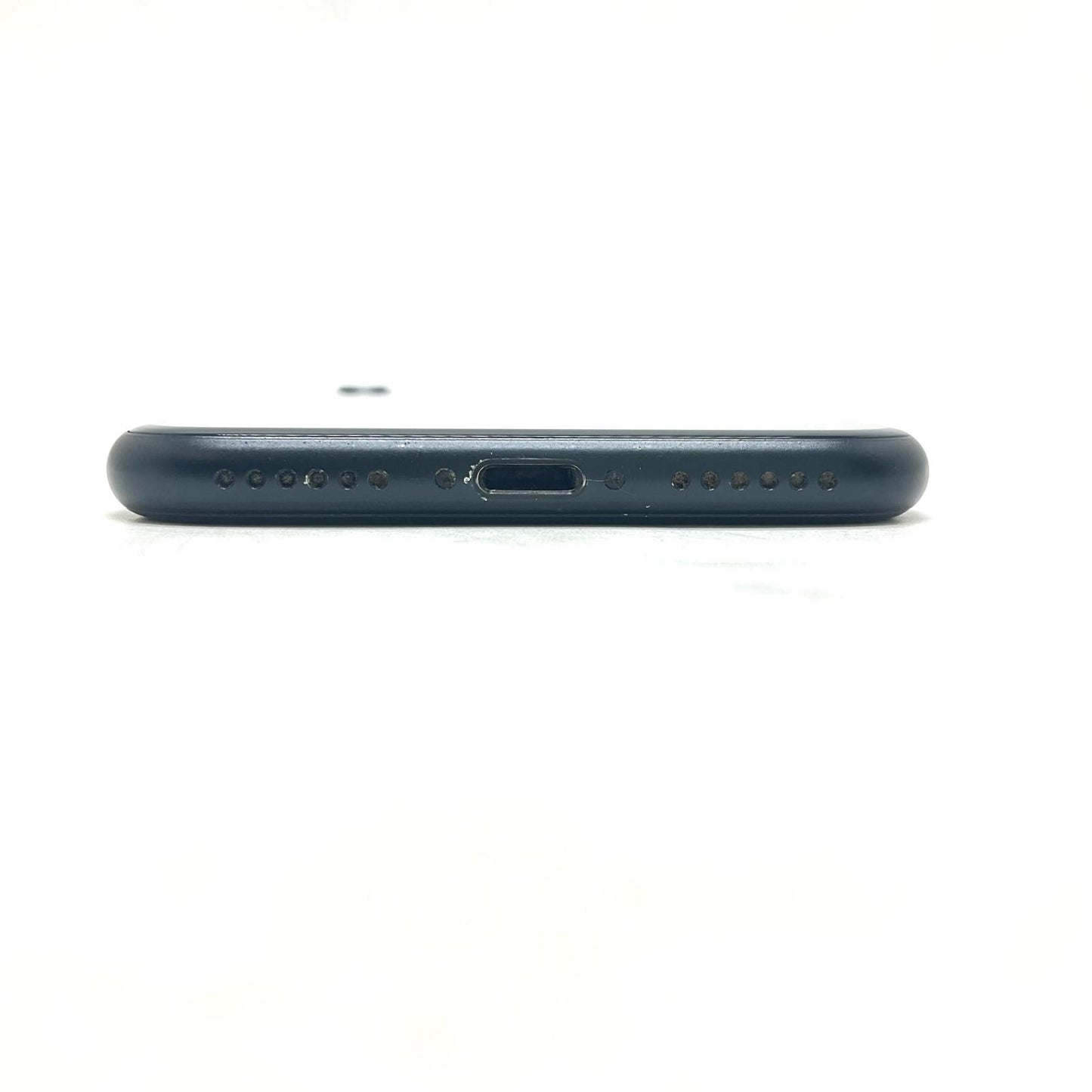 【全額返金保証】【最速発送】Apple iPhone iPhone SE(第3世代) 64GB ミッドナイト au 白ロム 美品 動作確認済 86%