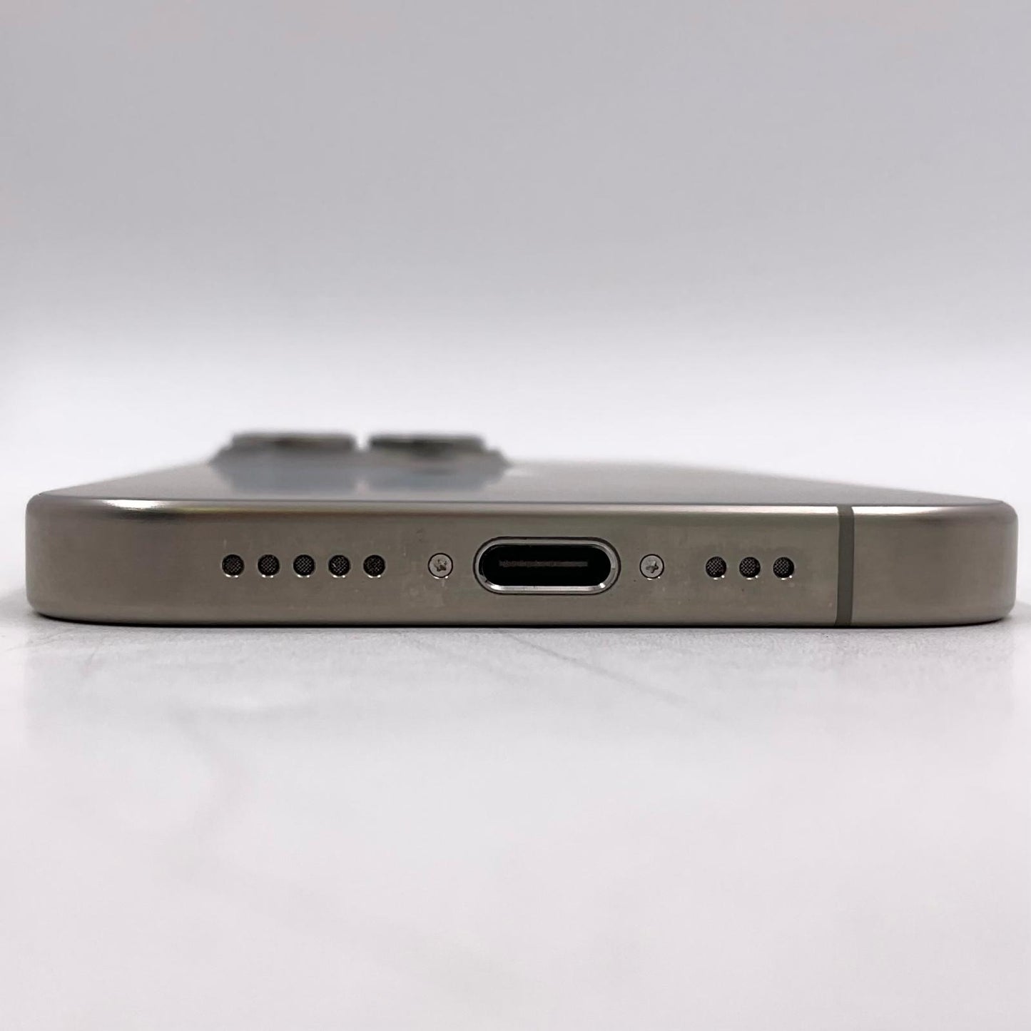 【全額返金保証】【最速発送】Apple iPhone iPhone 15 Pro 128GB ナチュラルチタニウム au 動作確認済 89%