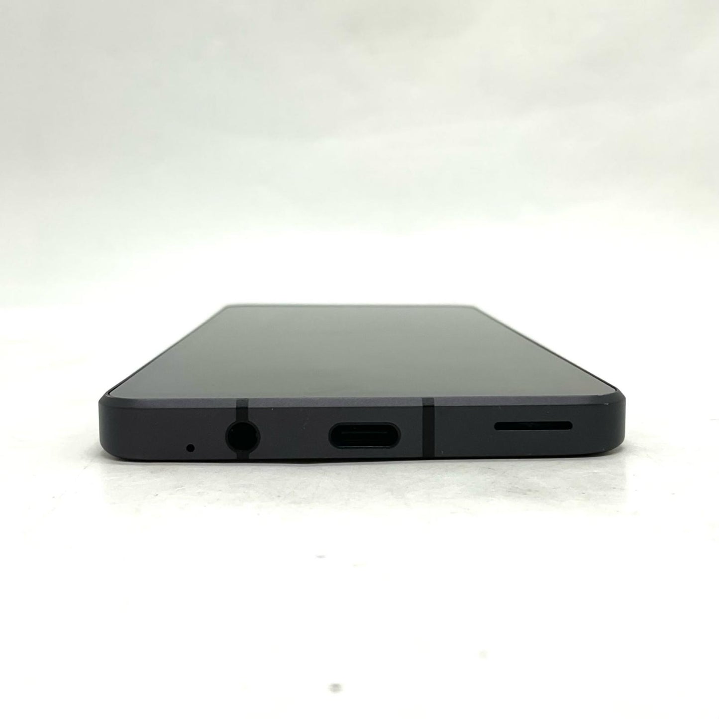 【最速発送】SHARP AQUOS sense7 128GB ブラック docomo SH-53C 白ロム【難有】