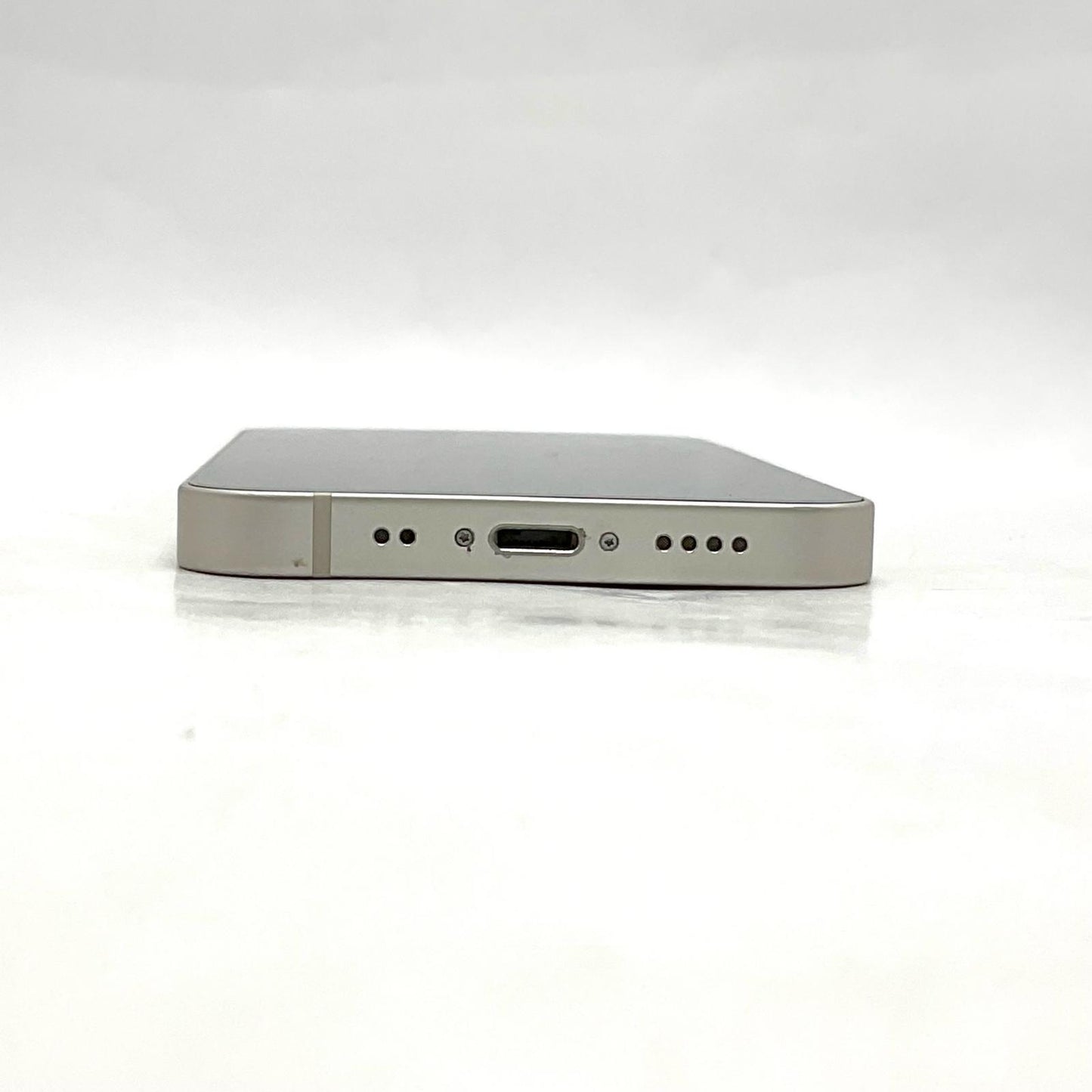 【全額返金保証】【最速発送】Apple iPhone iPhone 13 mini 256GB スターライト docomo 白ロム 動作確認済 77%