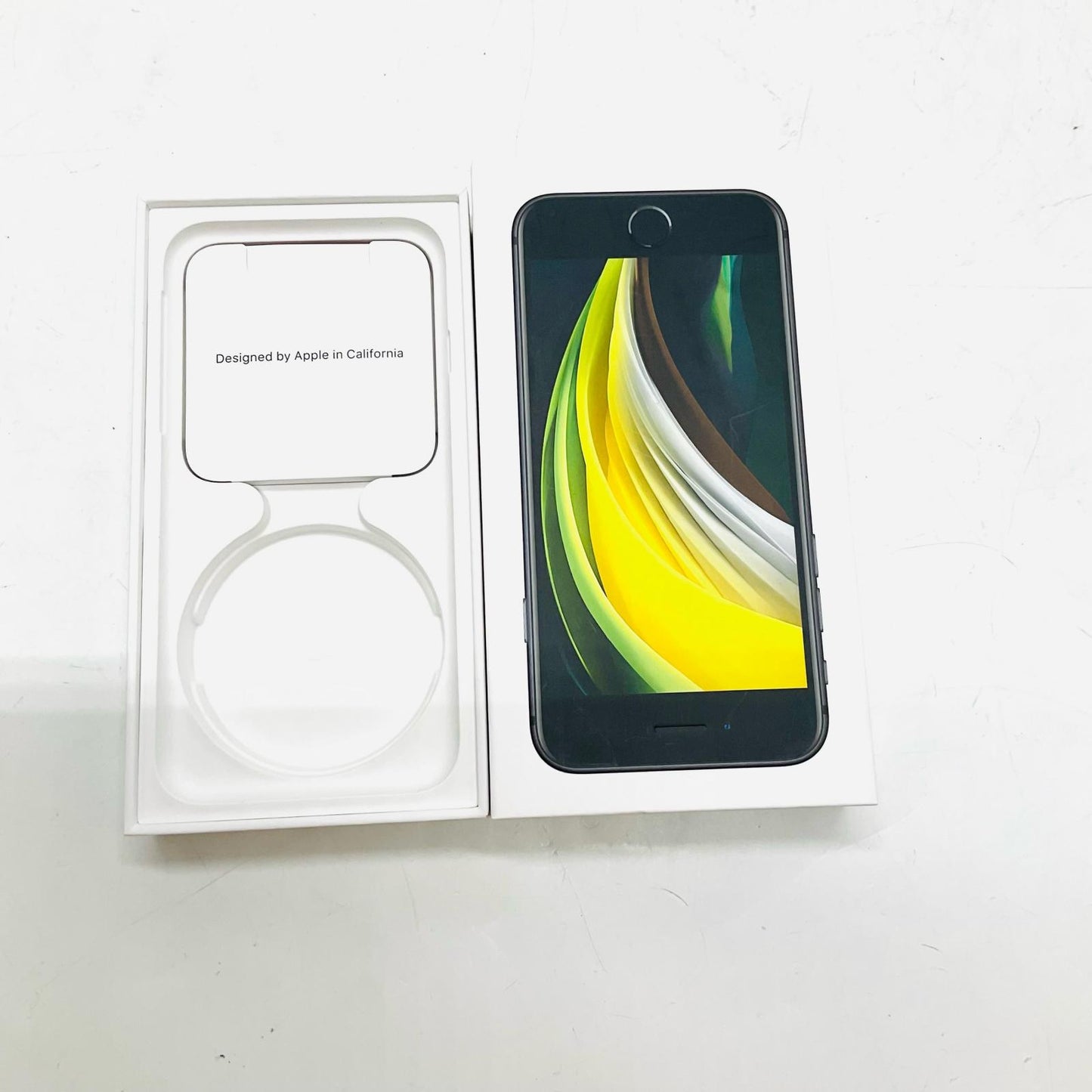 【全額返金保証】【最速発送】Apple iPhone iPhone 8 64GB ゴールド au 白ロム 美品 動作確認済 80%