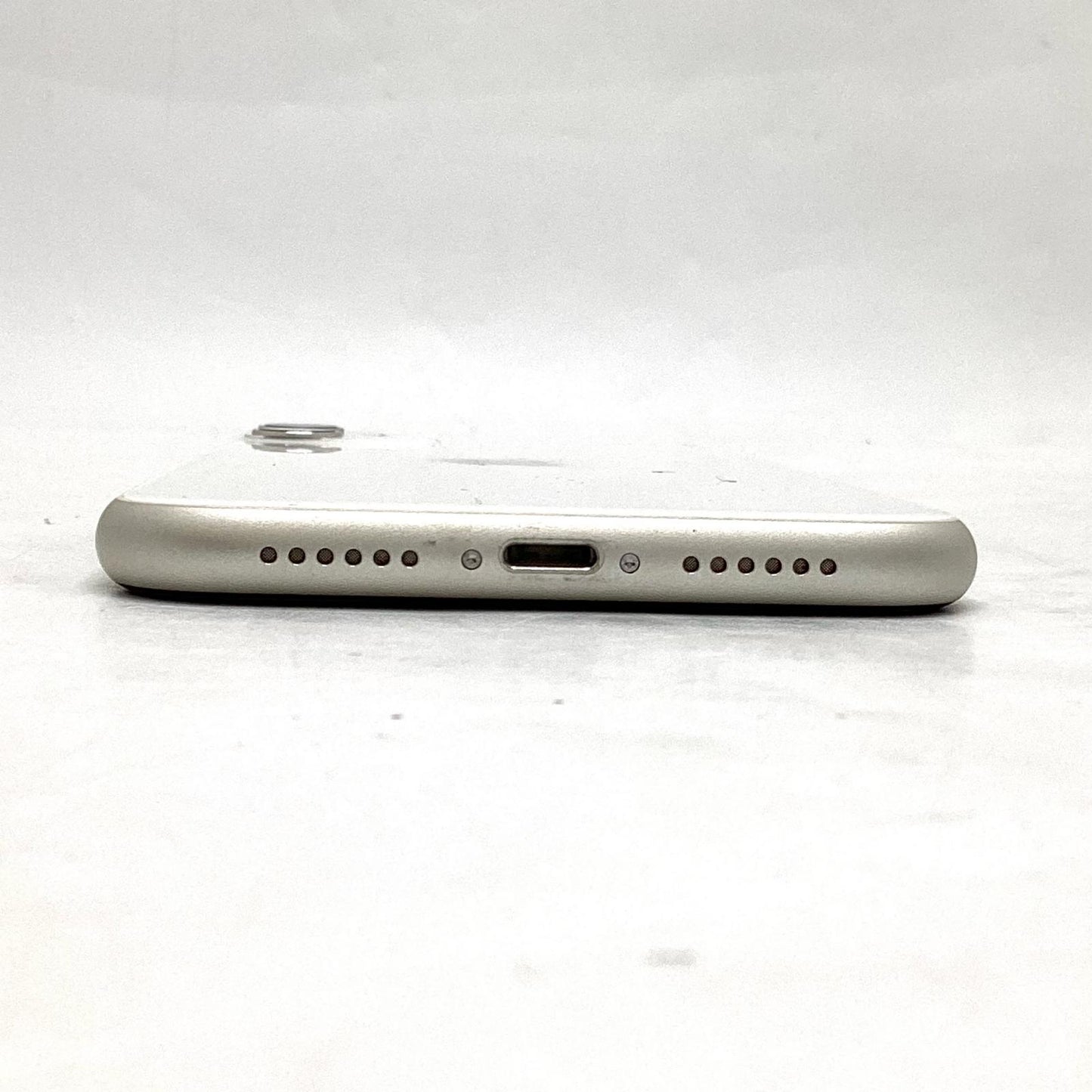 【全額返金保証】【最速発送】Apple iPhone iPhone 11 128GB ホワイト Softbank 白ロム 動作確認済 79%