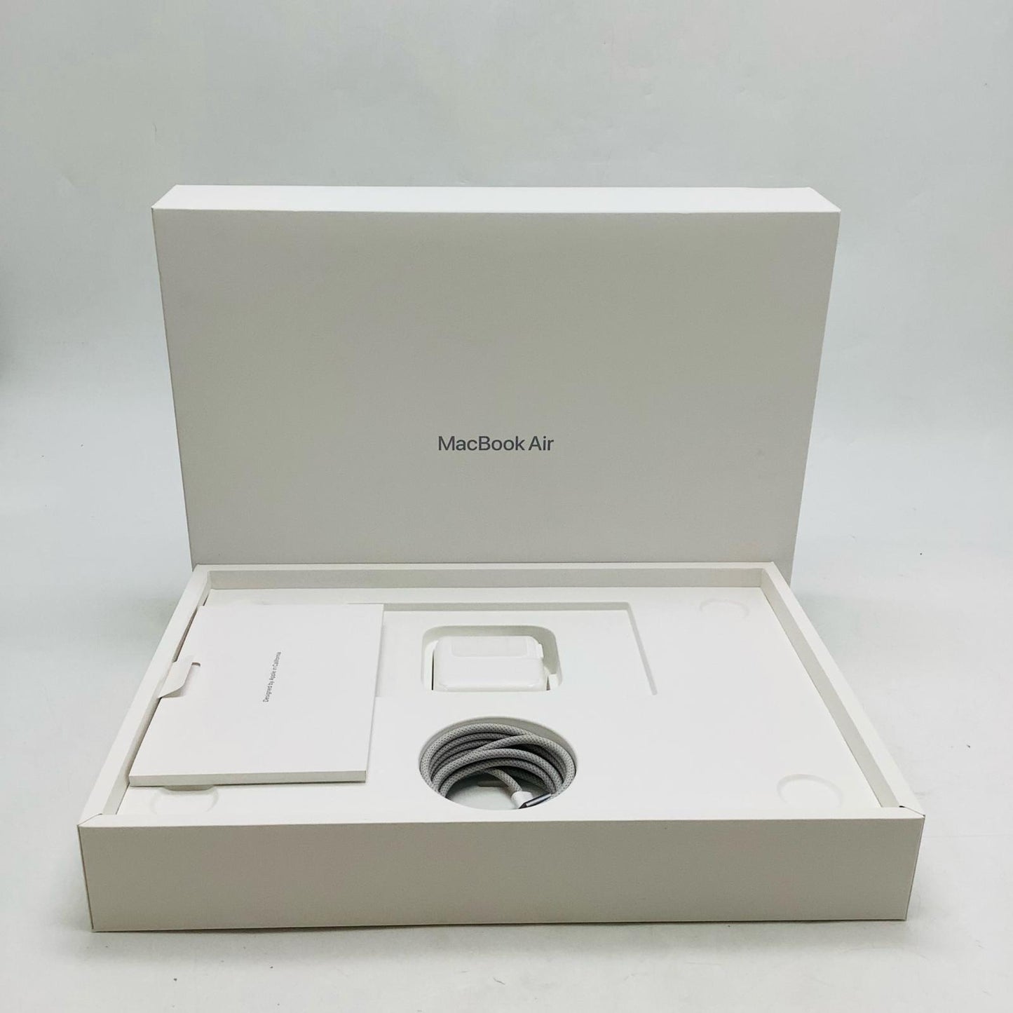【全額返金保証】【最速発送】Apple MacBook Air 13インチ 2024 Apple M3 8GB 256GB スペースグレイ 92% 美品 動作確認済