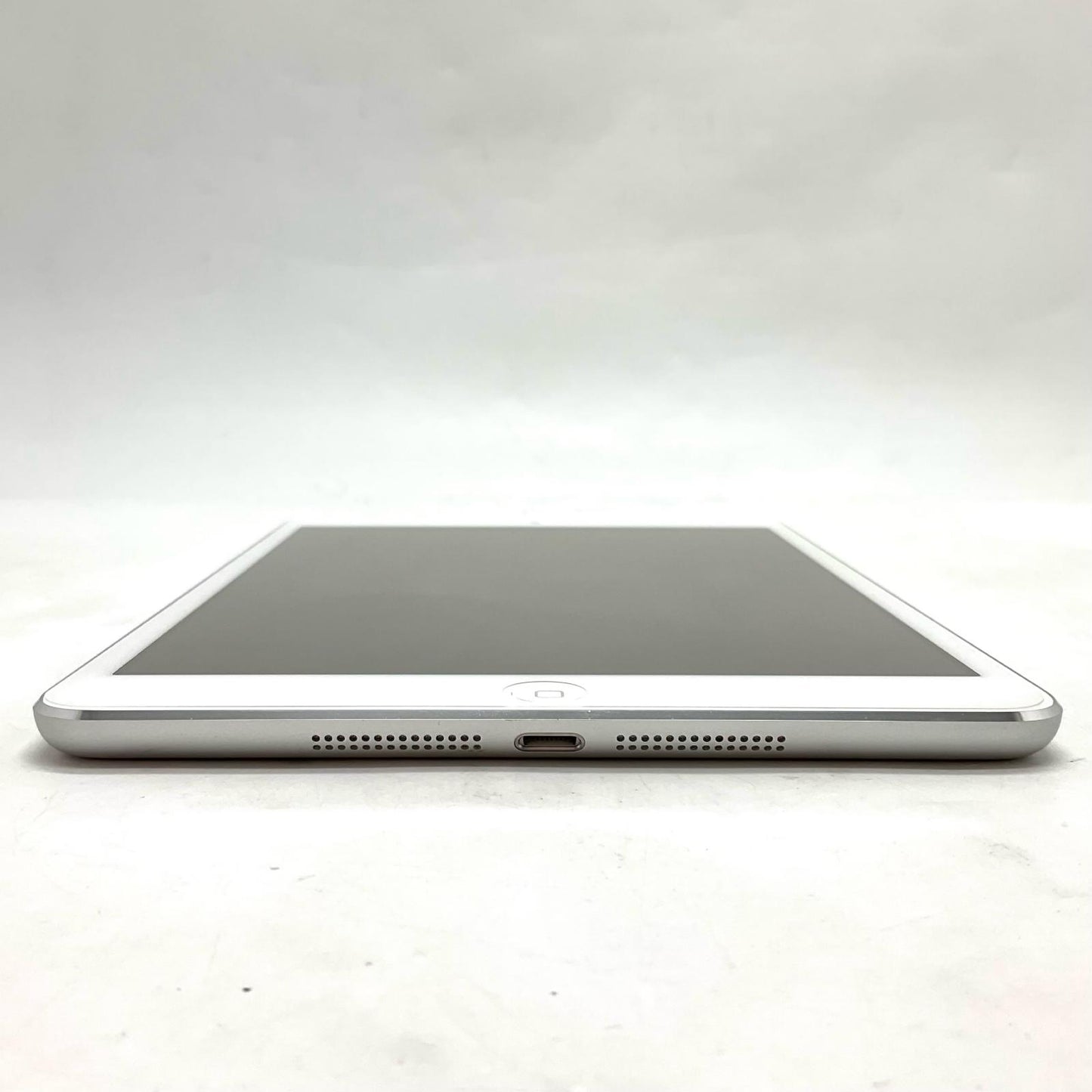 【全額返金保証】【最速発送】Apple iPad iPad mini 2 7.9インチ 第2世代 16GB シルバー WiFi+Cellular au 白ロム 美品 動作確認済