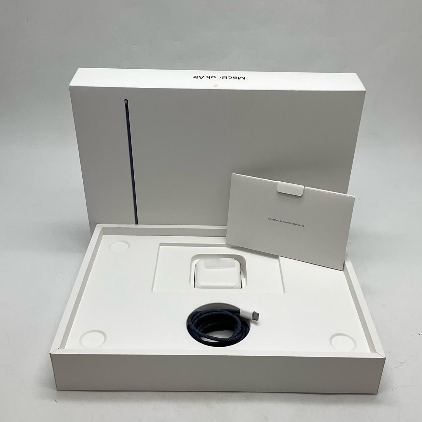 【全額返金保証】【最速発送】Apple MacBook Air 13インチ 2024 Apple M3 8GB 256GB ミッドナイト 95% 美品 動作確認済