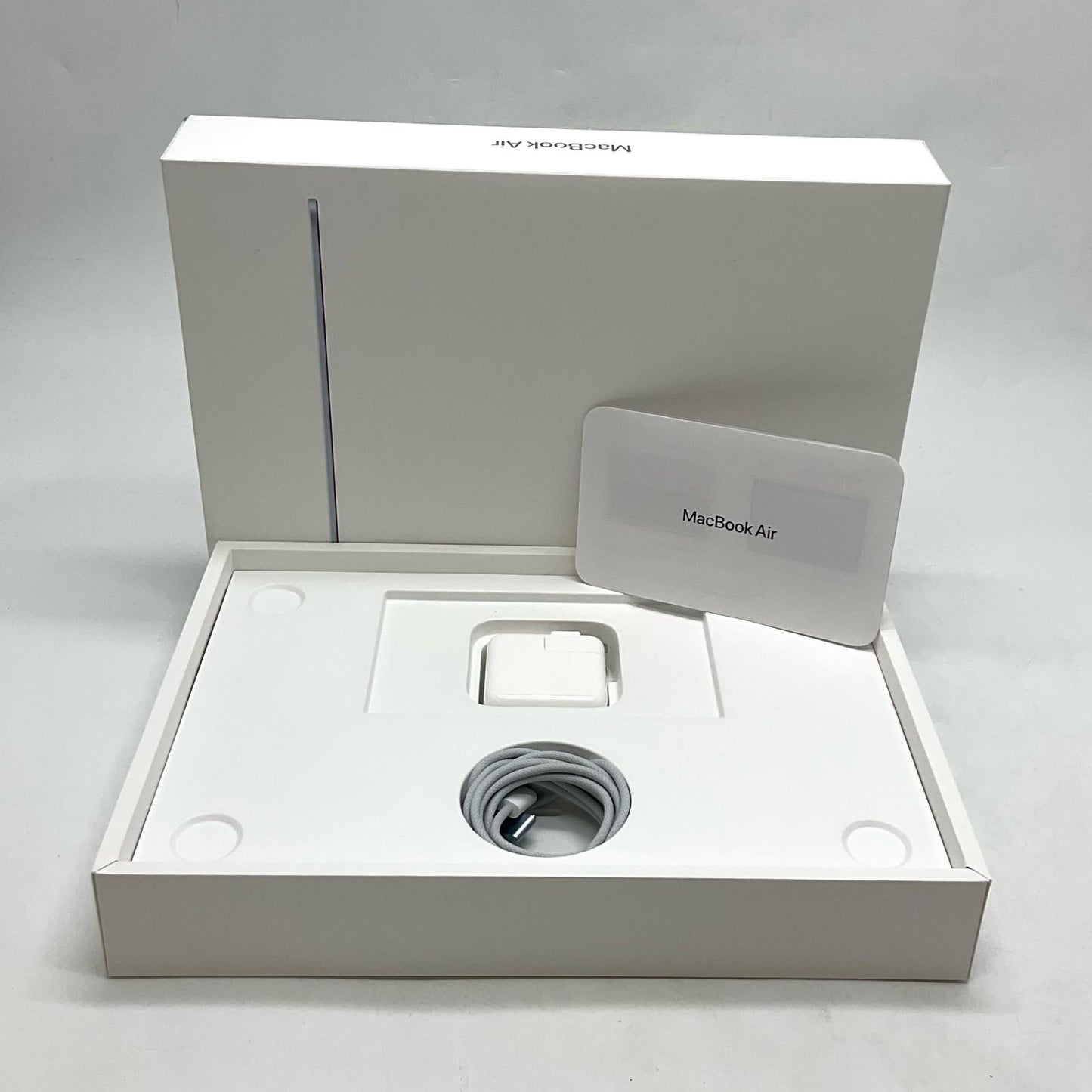 【全額返金保証】【最速発送】Apple MacBook Air 13.6インチ 2025 Apple M4 16GB 256GB スカイブルー 100% 美品 動作確認済