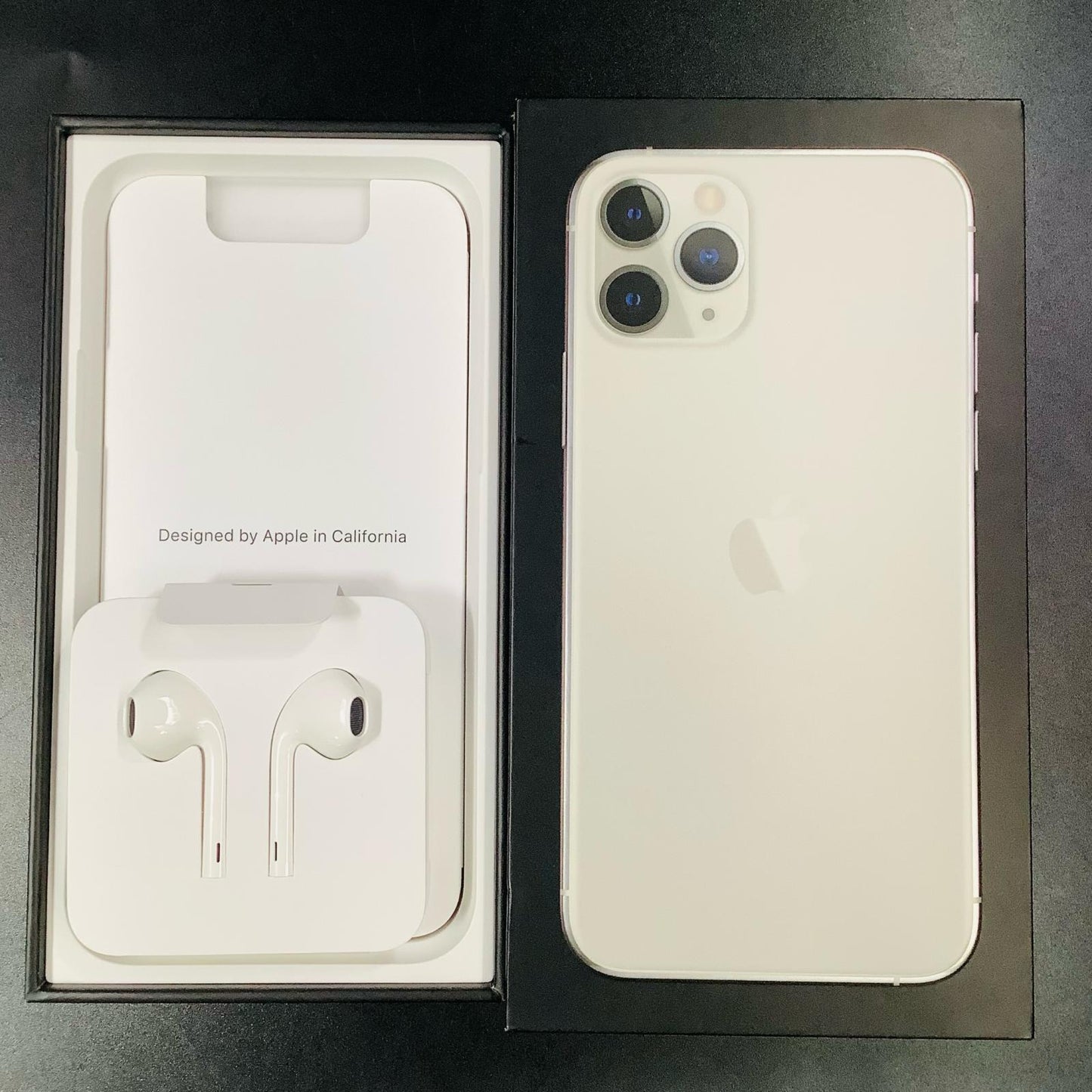 【全額返金保証】【最速発送】Apple iPhone iPhone 11 Pro 64GB シルバー docomo 白ロム 動作確認済 79%