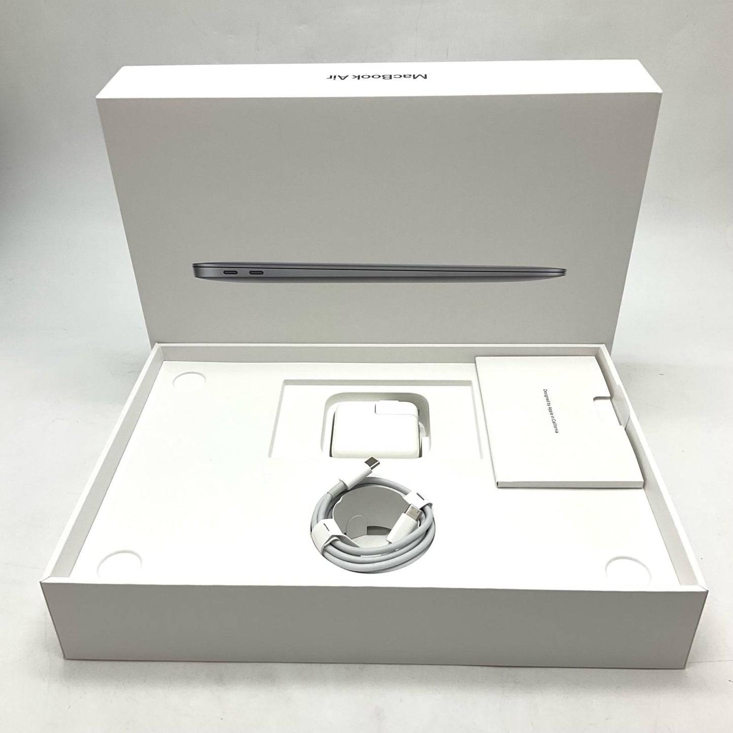 【最速発送】Apple MacBook Air 13.3インチ 2020 Apple M1 16GB 256GB スペースグレイ【難有】