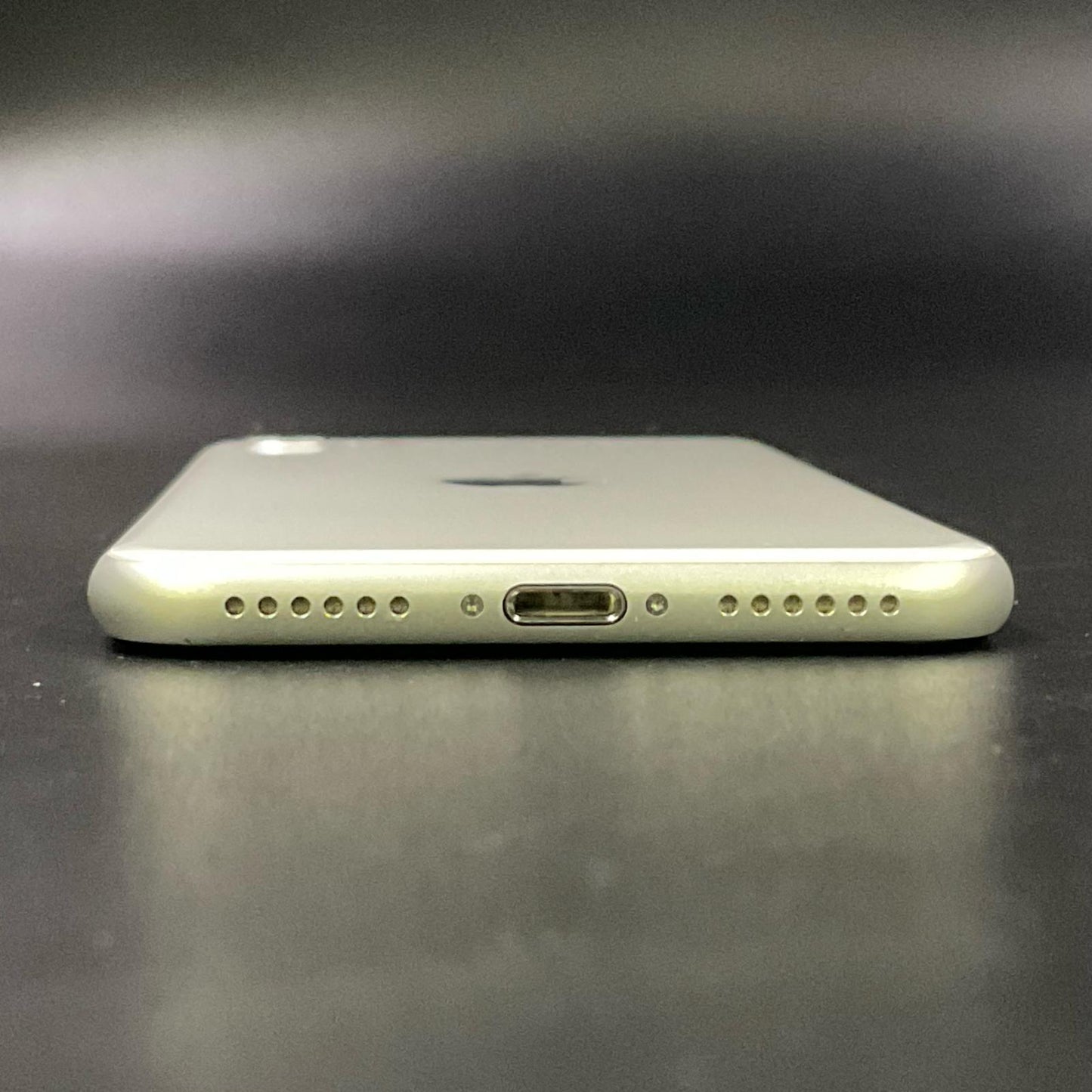 【全額返金保証】【最速発送】Apple iPhone iPhone SE(第2世代) 64GB ホワイト SIMフリー 白ロム 動作確認済 79%