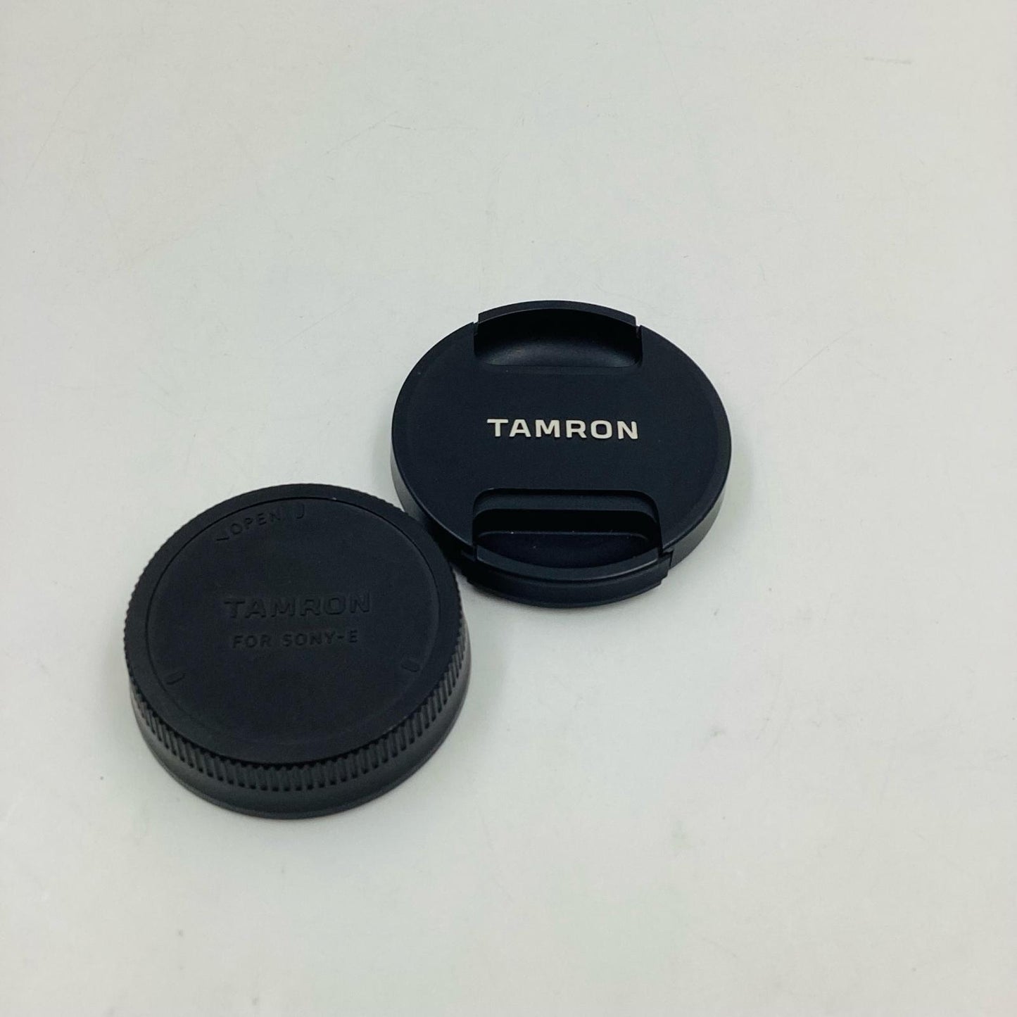 【全額返金保証】【最速発送】TAMRON 70-180mm F/2.8 Di III VXD (Model A056) 美品 動作確認済