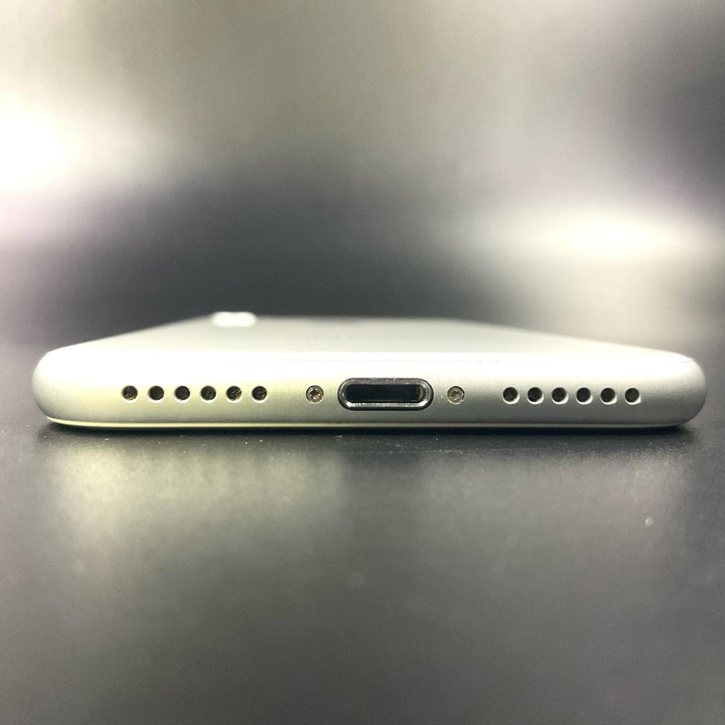 【全額返金保証】【最速発送】Apple iPhone iPhone 8 64GB シルバー Softbank 白ロム 動作確認済 72%